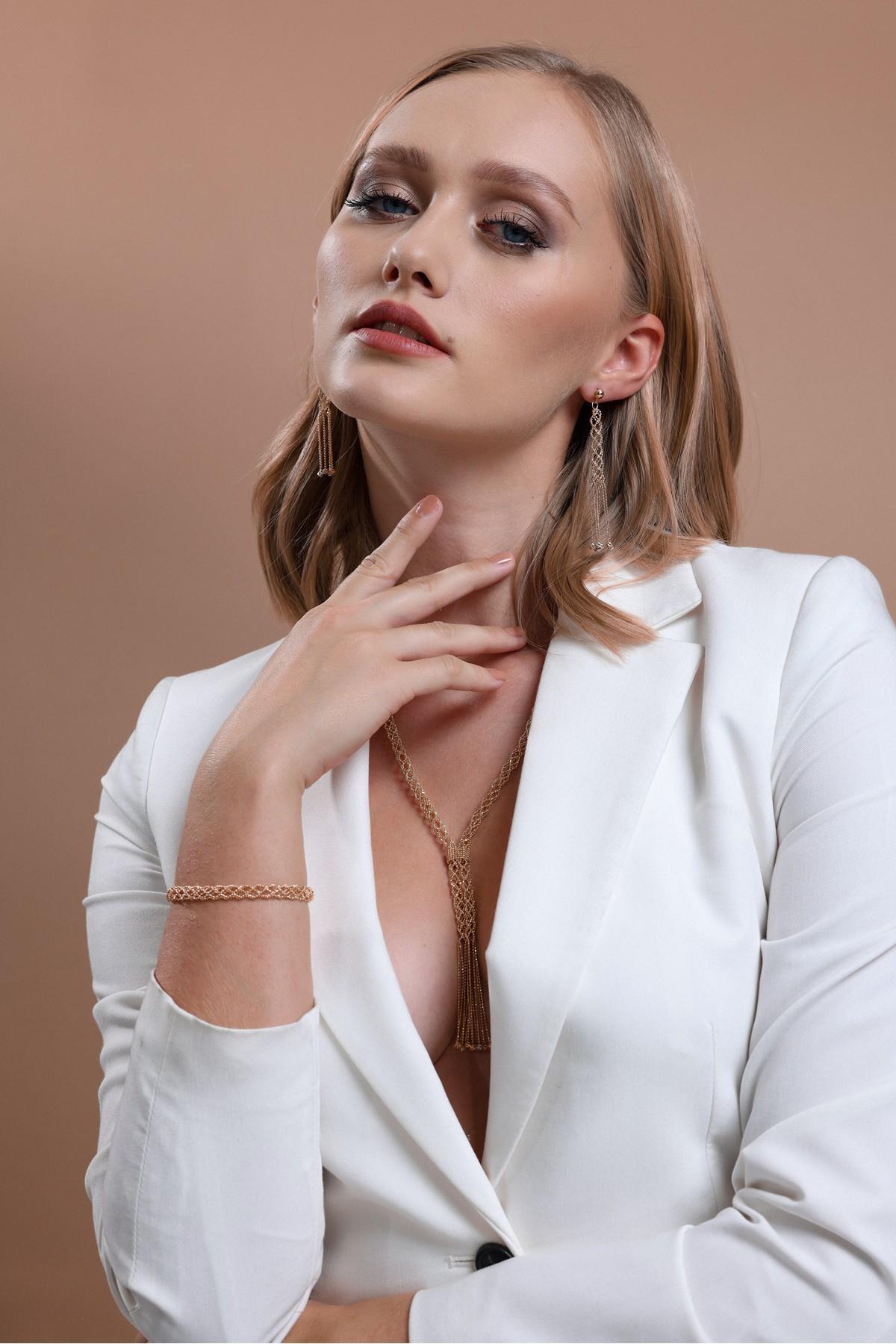 14 Ayar Altın Örgü Modeli Dorika Top Püskül Detaylı Küpe