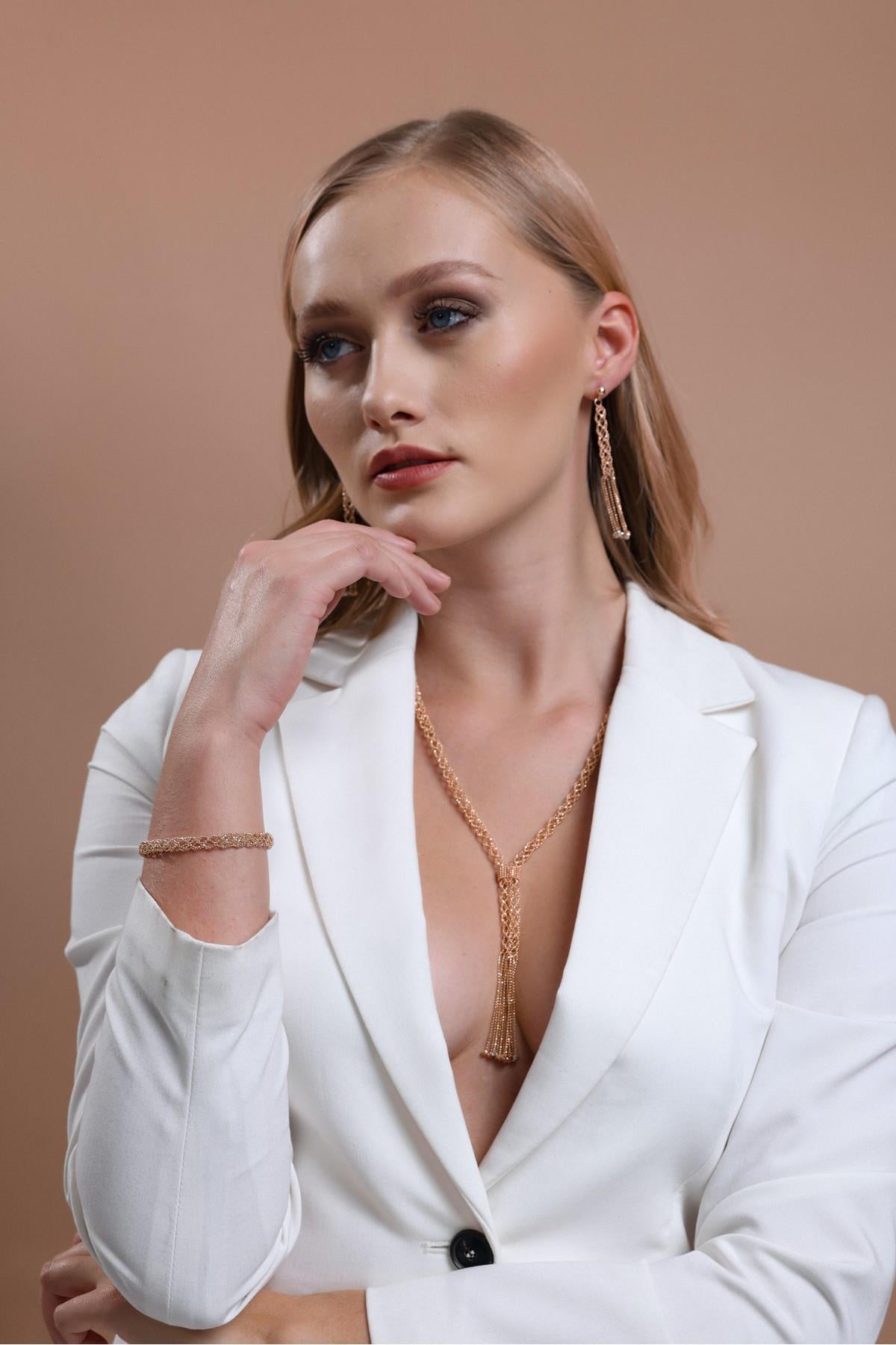 14 Ayar Altın Örgü Modeli Dorika Top Püskül Detaylı Küpe