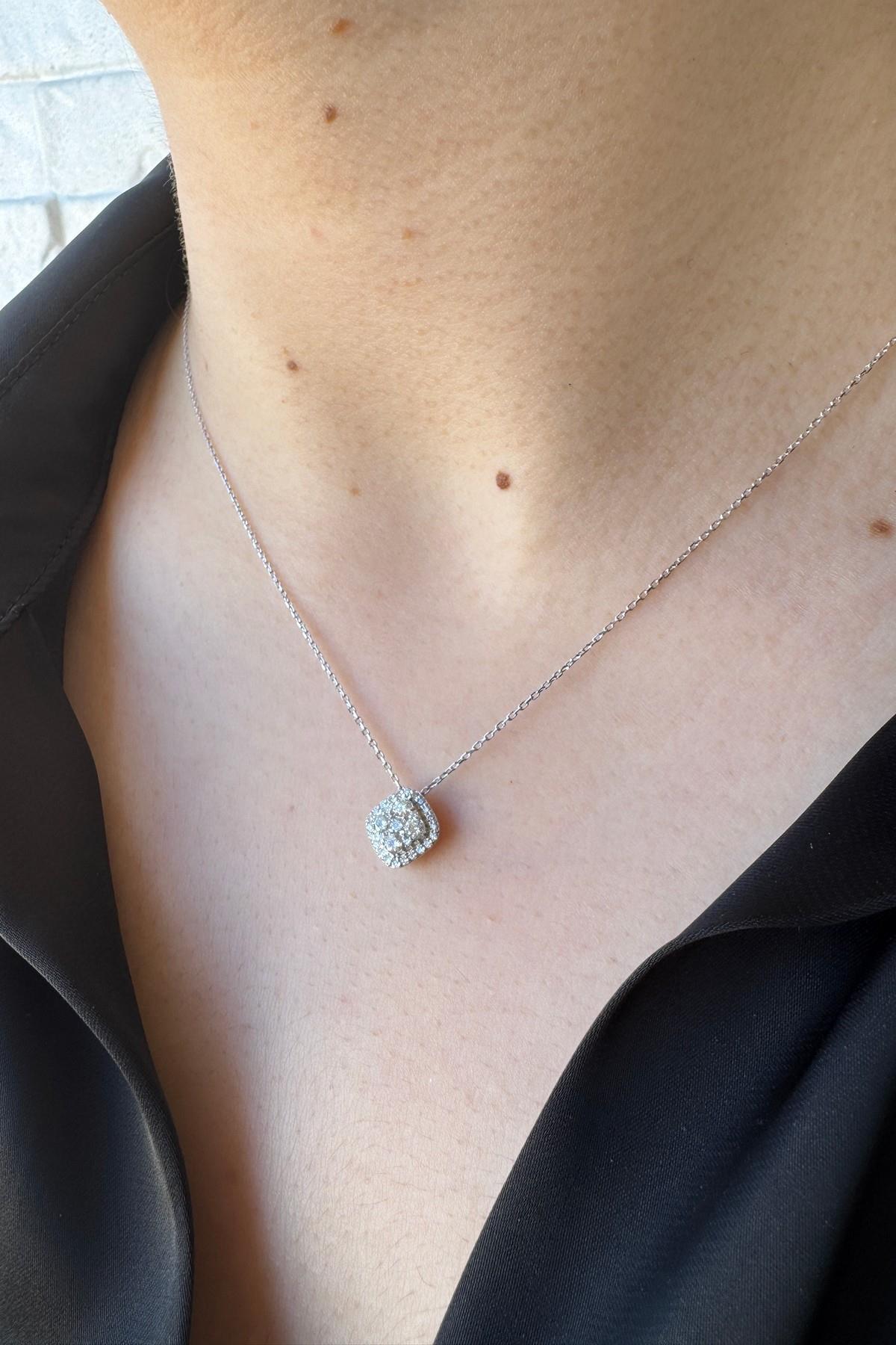 14 Ayar Altın 0,27 Karat Harmony Pırlanta Kolye