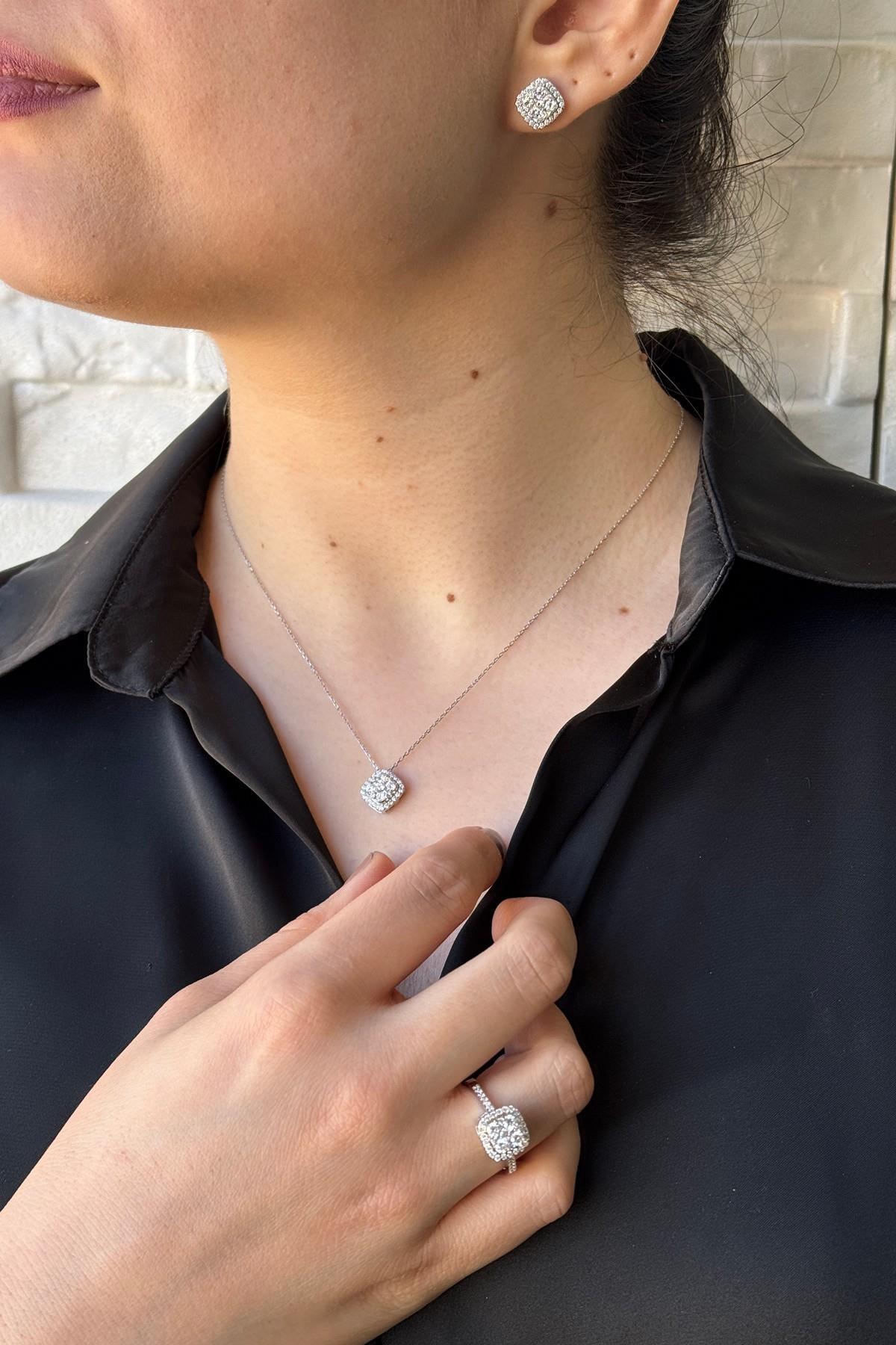 14 Ayar Altın 0,84 Karat Harmony Pırlanta Küpe