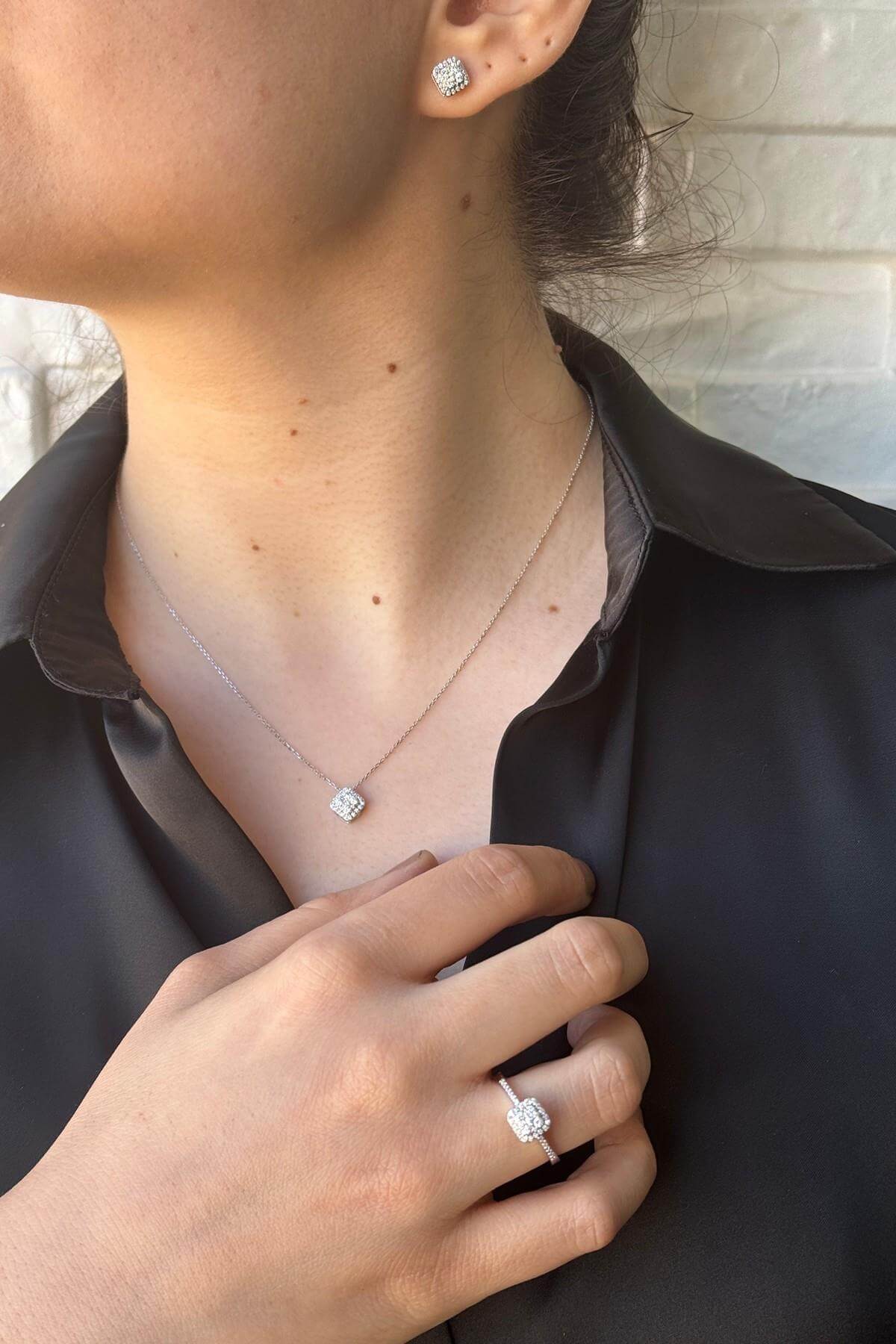 14 Ayar Altın 0,76 Karat Harmony Pırlanta Kolye Yüzük Küpe Üçlü Set