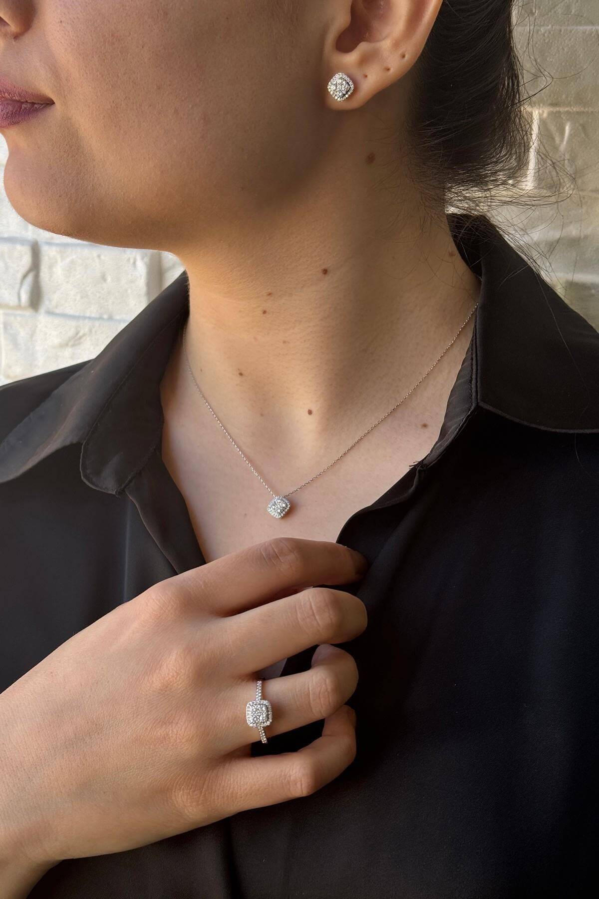 14 Ayar Altın 1,17 Karat Harmony Pırlanta Kolye Yüzük Küpe Üçlü Set