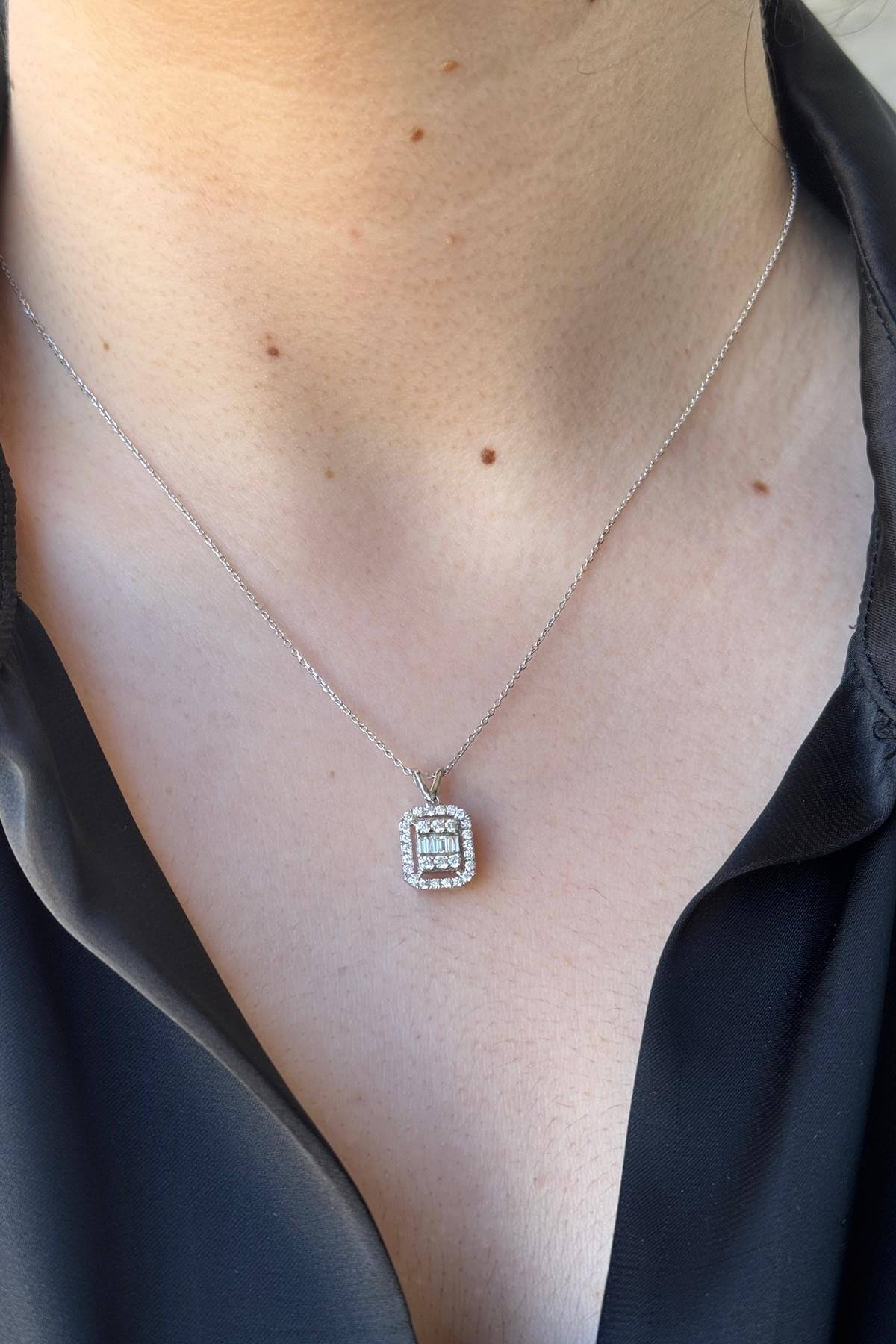 14 Ayar Altın 1,28 Karat Baget Pırlanta Kolye Yüzük Küpe Üçlü Set