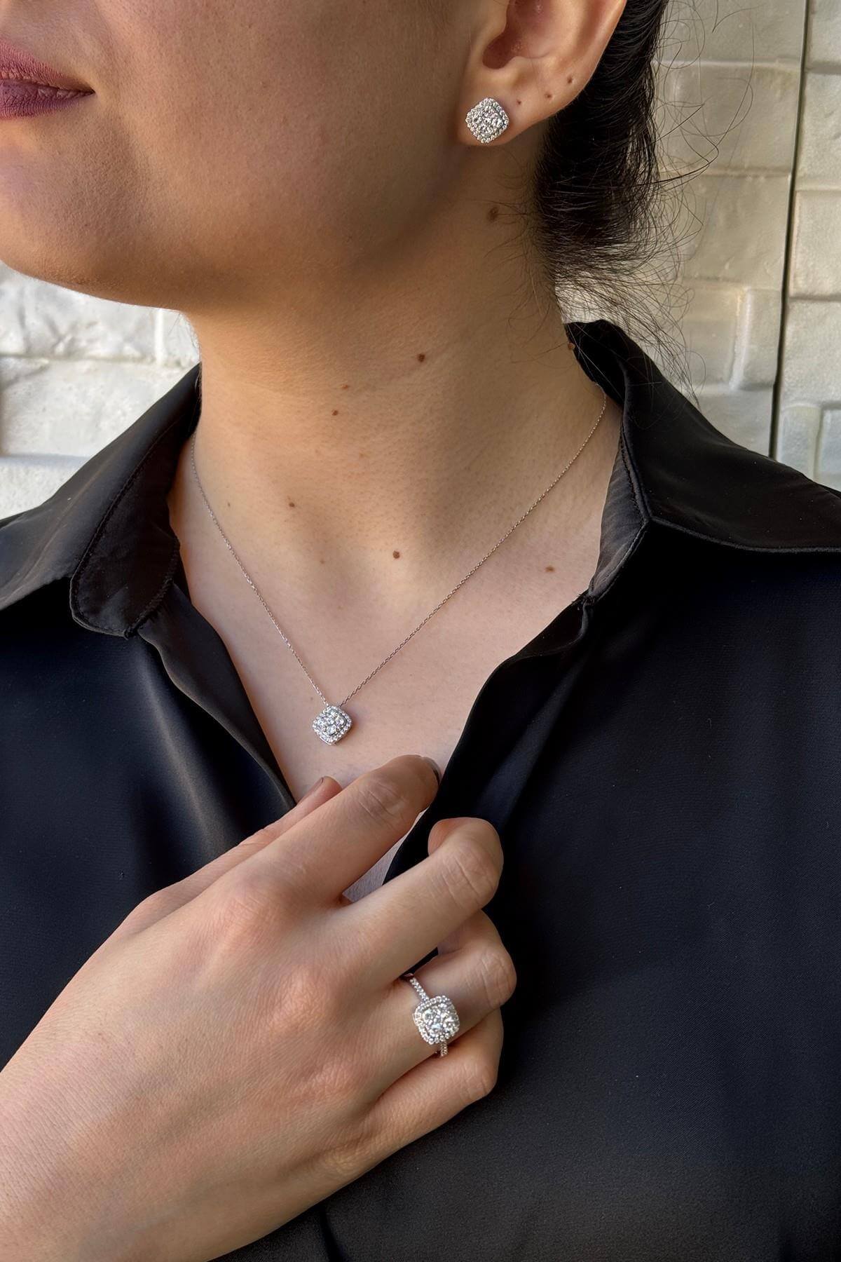 14 Ayar Altın 1,81 Karat Harmony Pırlanta Kolye Yüzük Küpe Üçlü Set