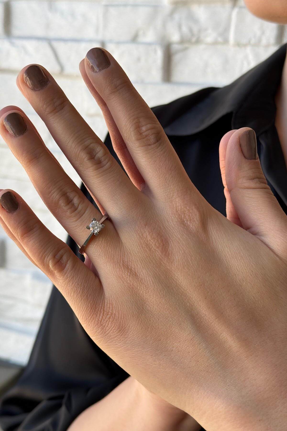 14 Ayar Altın 0,30 Karat Prenses İnce Tırnak Tektaş Yüzük