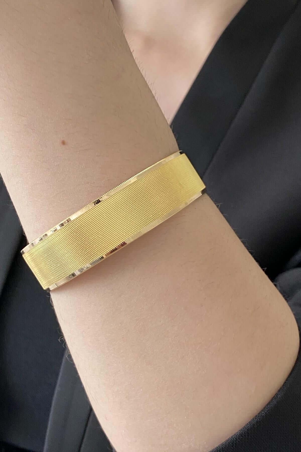 Yatırımlık Bilezik, 22 ayar altın, 15 gram, şık tasarım, kadın bilezik, modern takı