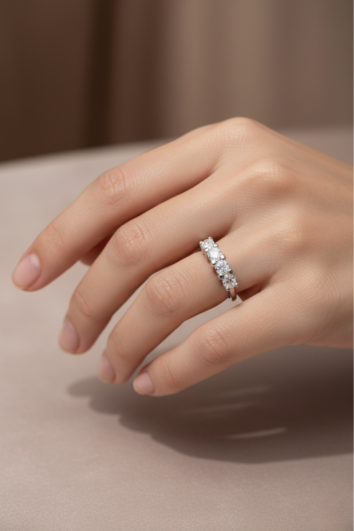 14 Ayar Altın Kare Tırnak Beştaş Yüzük