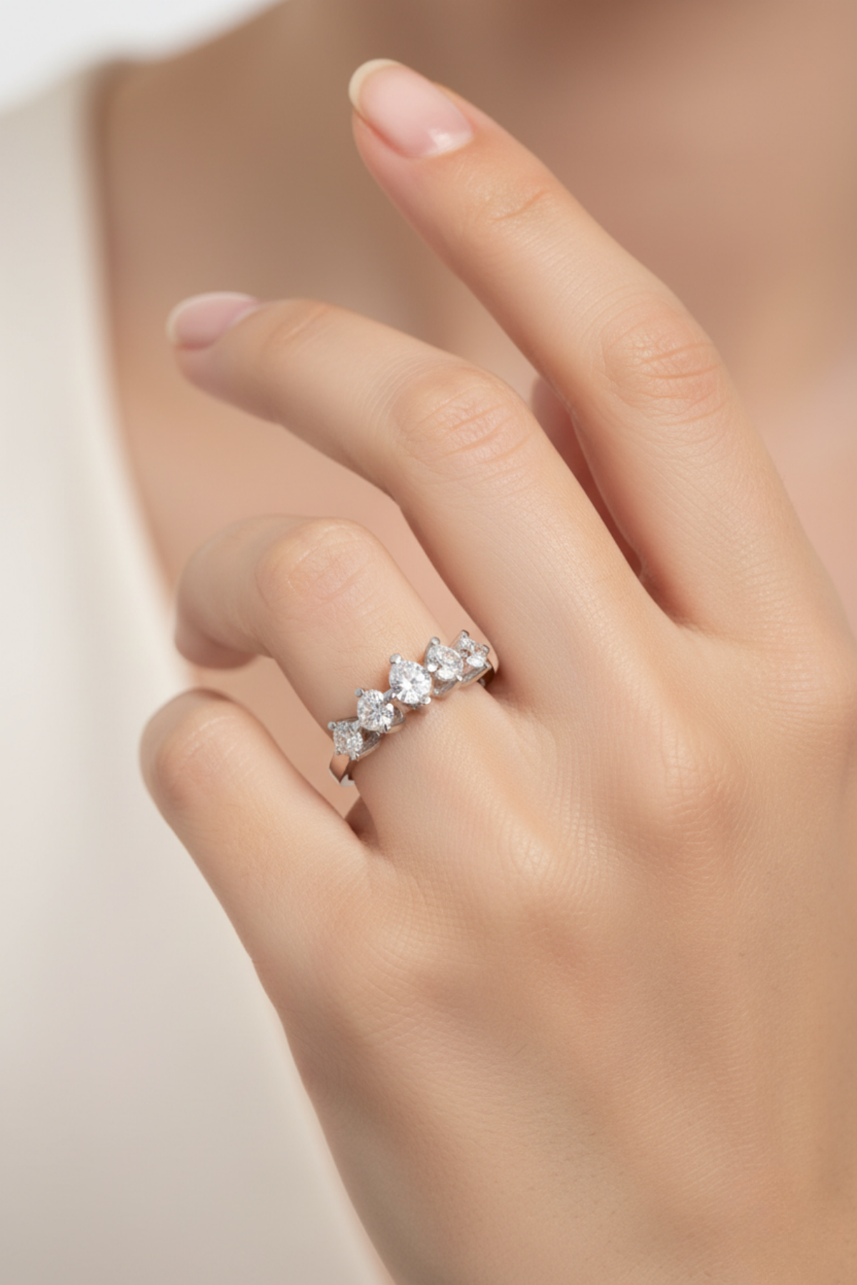 Top Tırnak Beştaş Yüzük