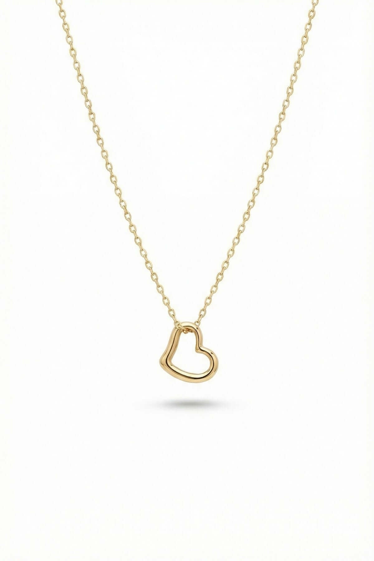 14 Ayar Altın Kalpli Kolye, zarif kalp şeklinde altın kolye ucu ile şık bir tasarım.