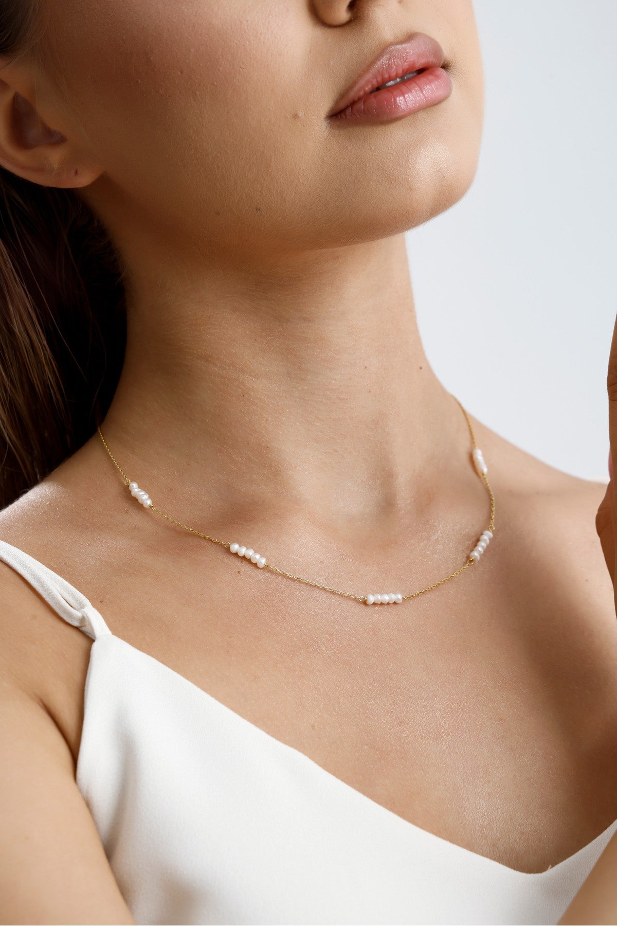 925 Ayar Gümüş Kadın Zincirli Çıtır Doğal İncili Kolye