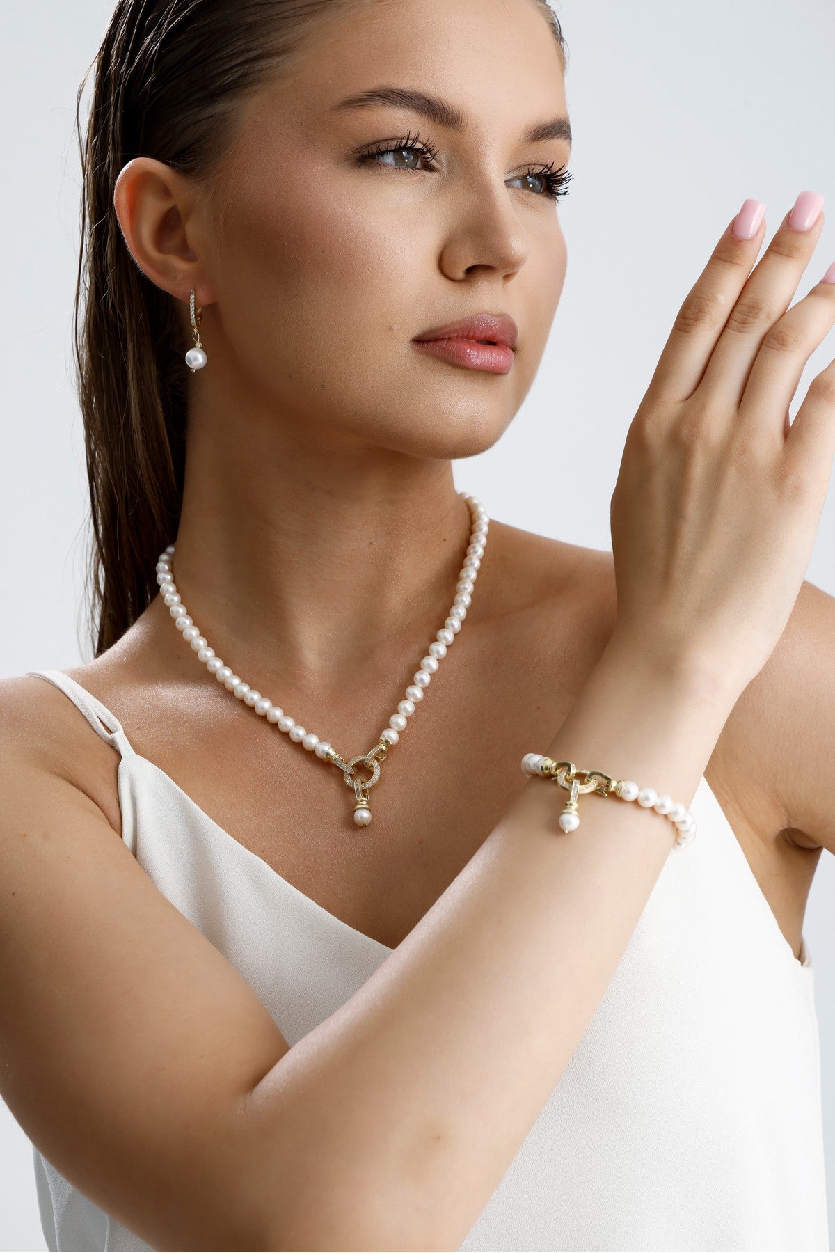 Halka Kilitli Doğal İnci Kolye