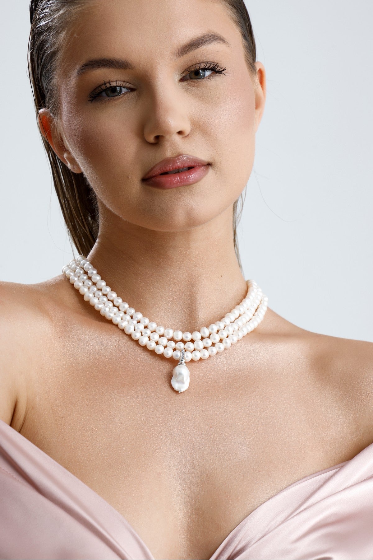 3 Sıra Barok Uçlu Doğal İnci Kolye