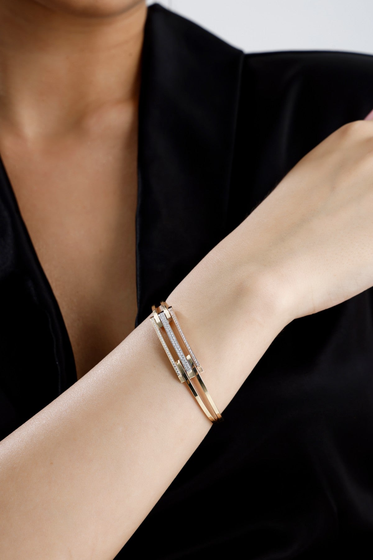 14 Ayar Altın 3 Sıra Taşlı Kaburga Bileklik