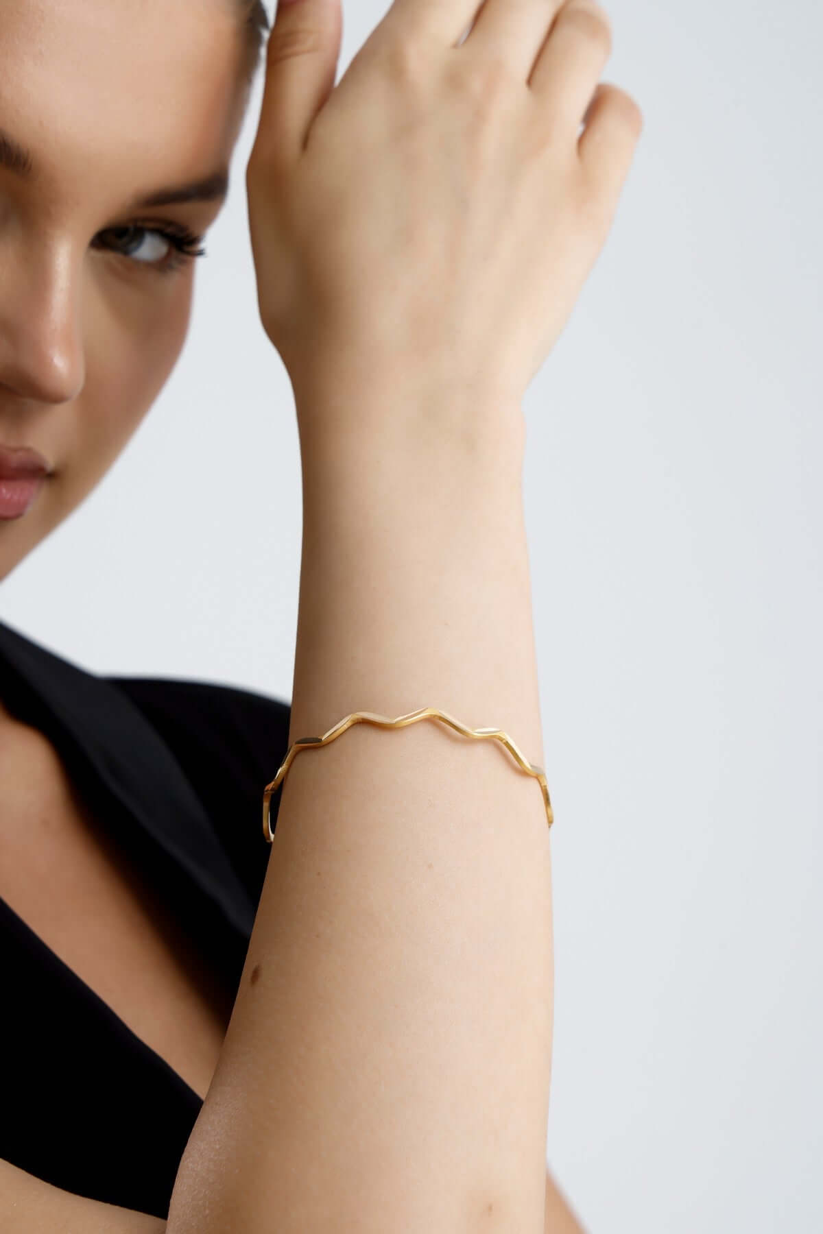 22 Ayar Altın Zikzak Bilezik