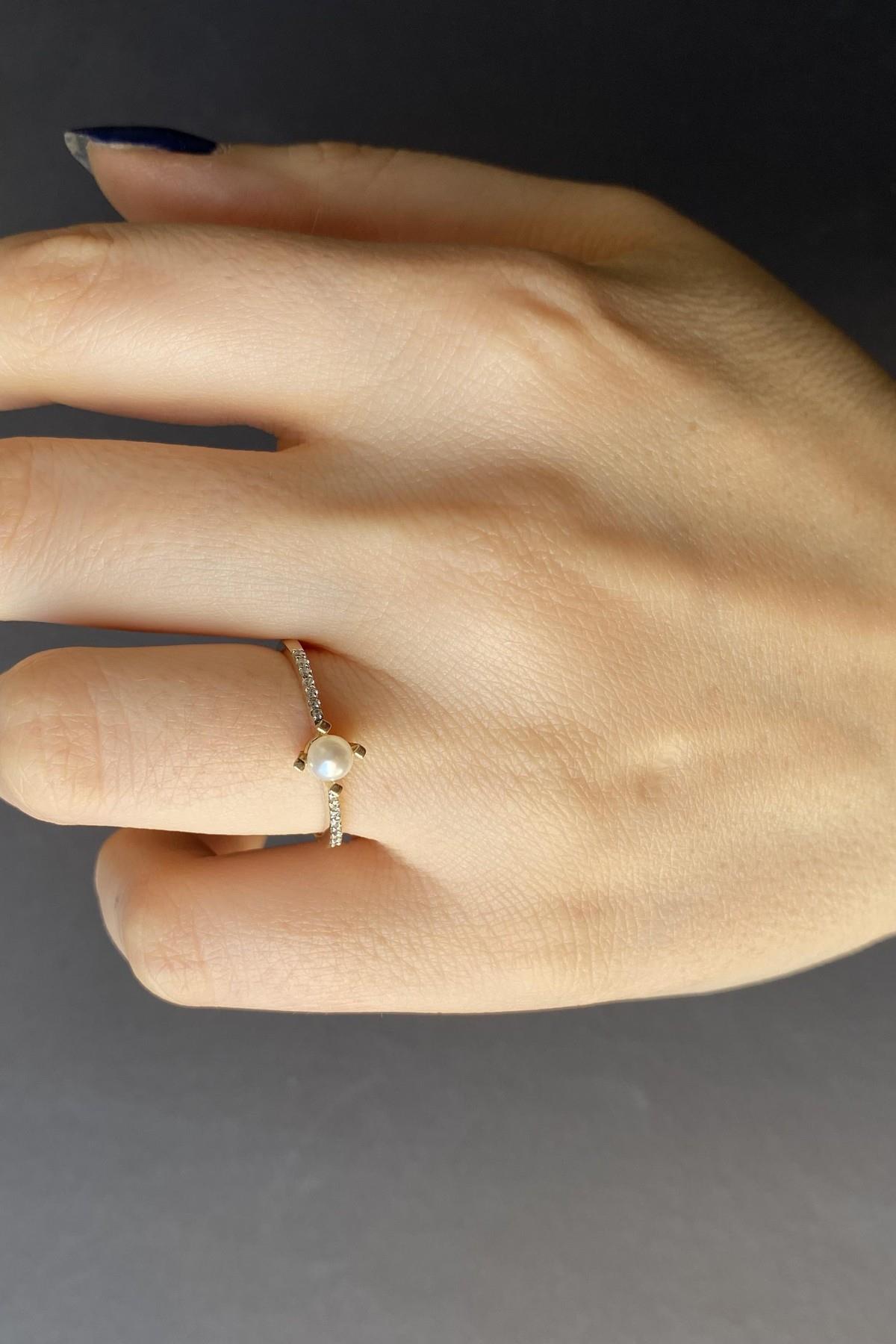 0,20 Karat Doğal İnci Pırlanta Yüzük