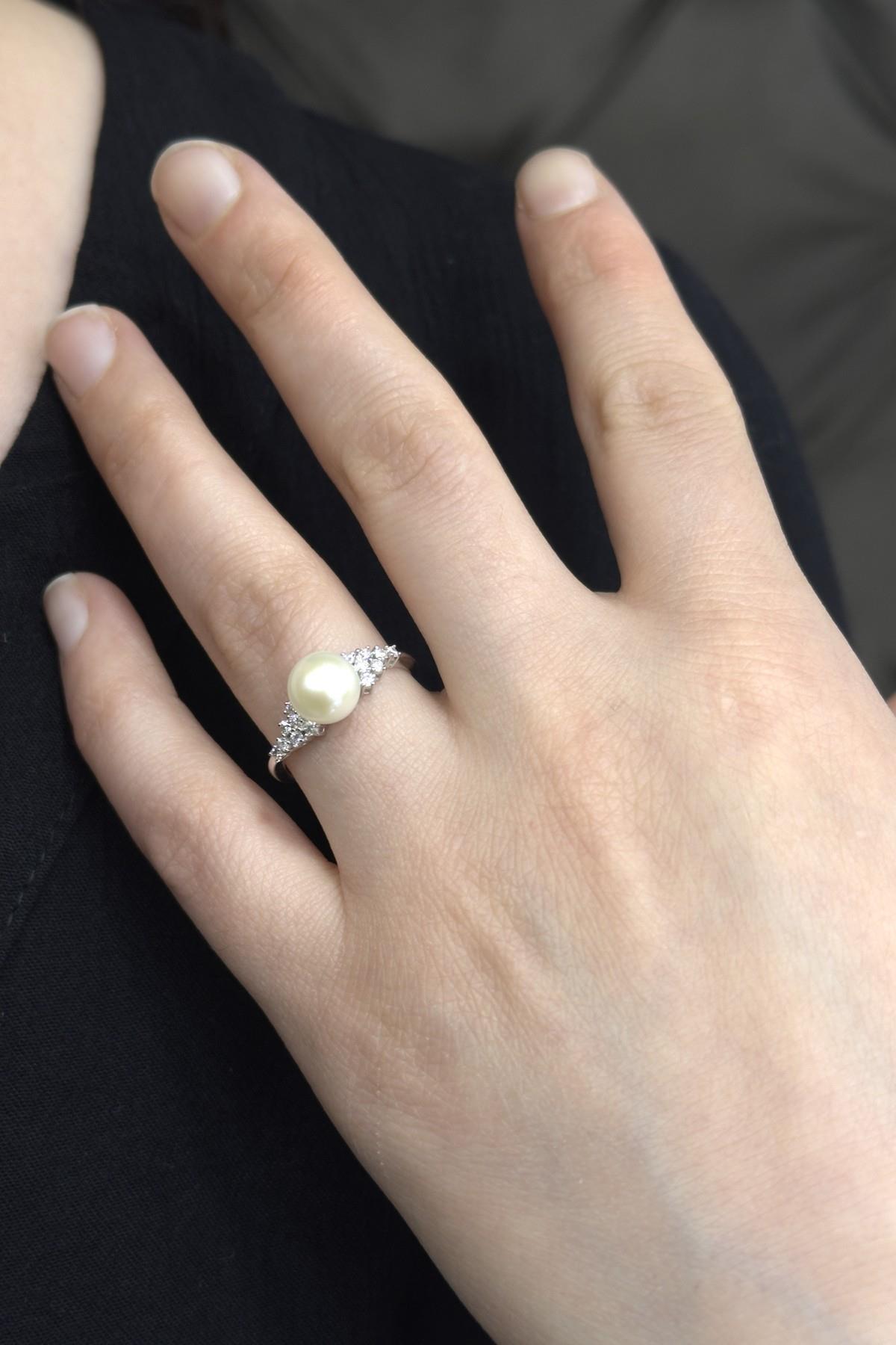 0,2 Ct Doğal İncili Pırlanta Yüzük