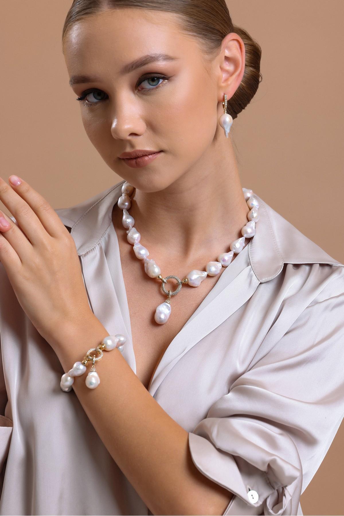 Halka Kilitli Barok Doğal İnci Kolye