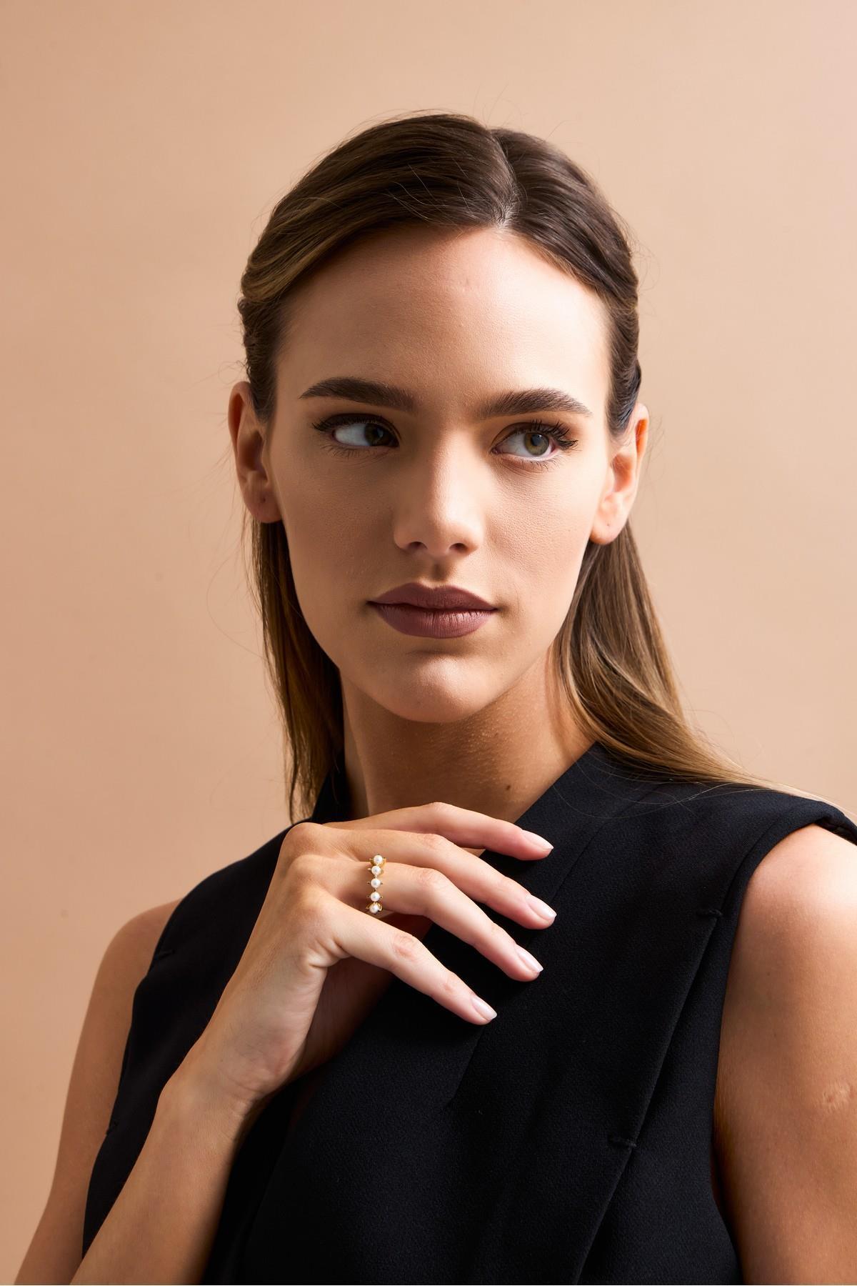 Badem Tırnak Beş Doğal İncili Yüzük