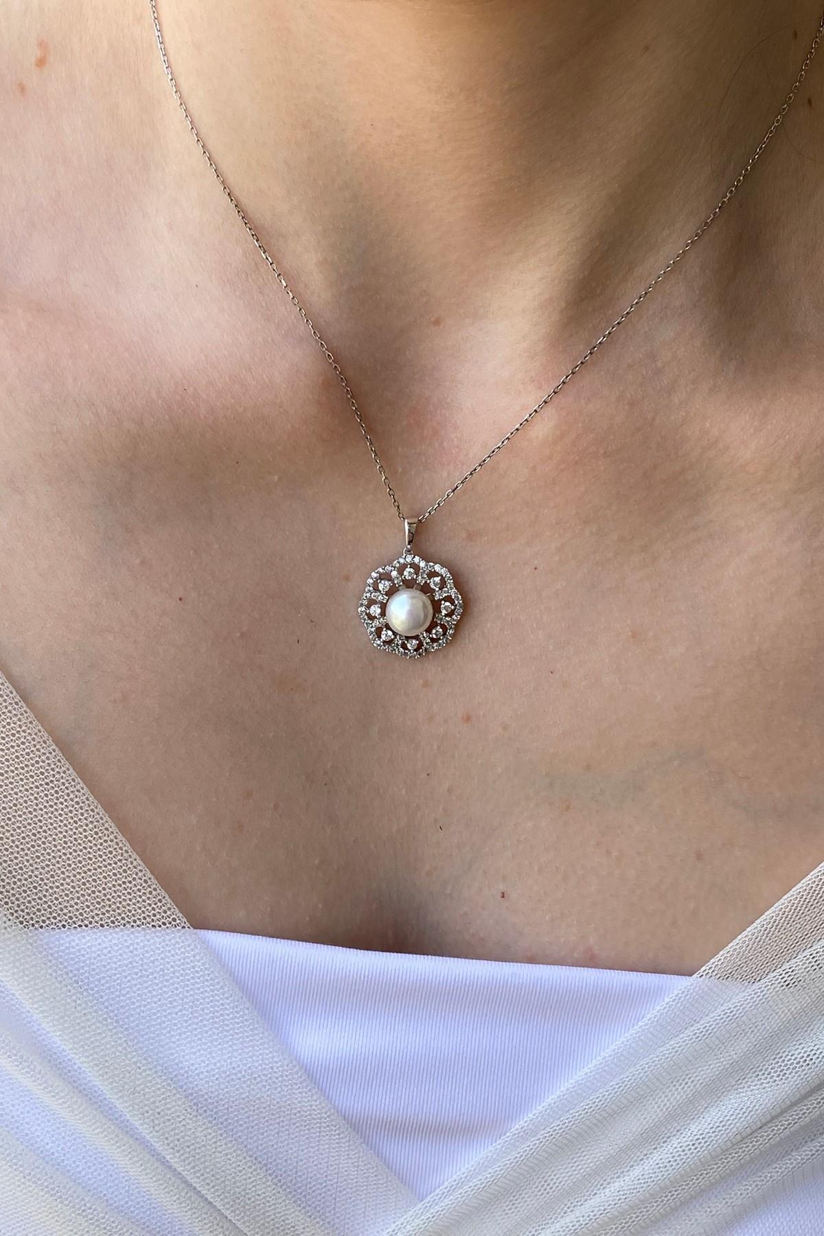 Çiçek Doğal İnci Taşlı Kolye