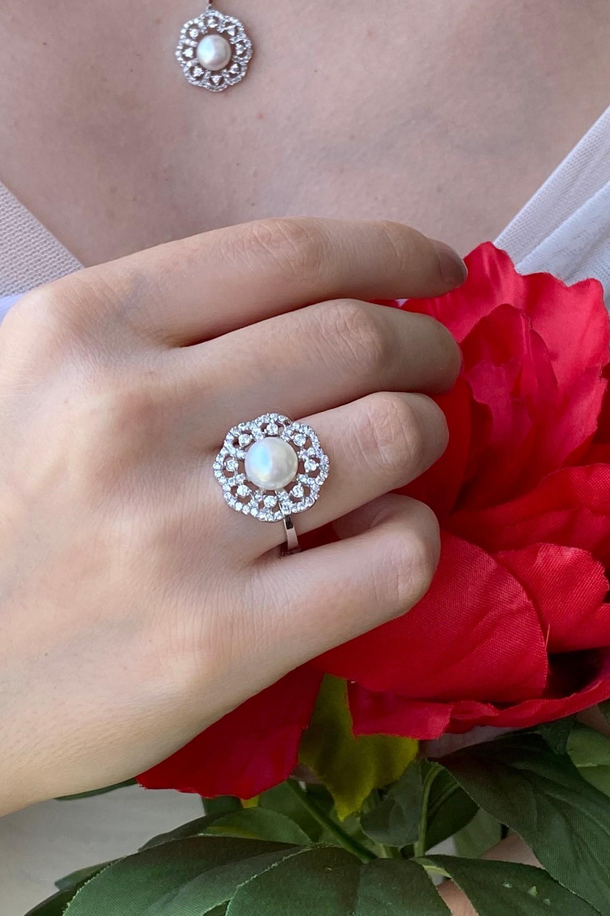 Çiçek Tasarımlı Doğal İnci Yüzük