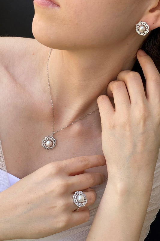 Çiçek Taşlı Doğal İnci Küpe Kolye Yüzük Üçlü Set