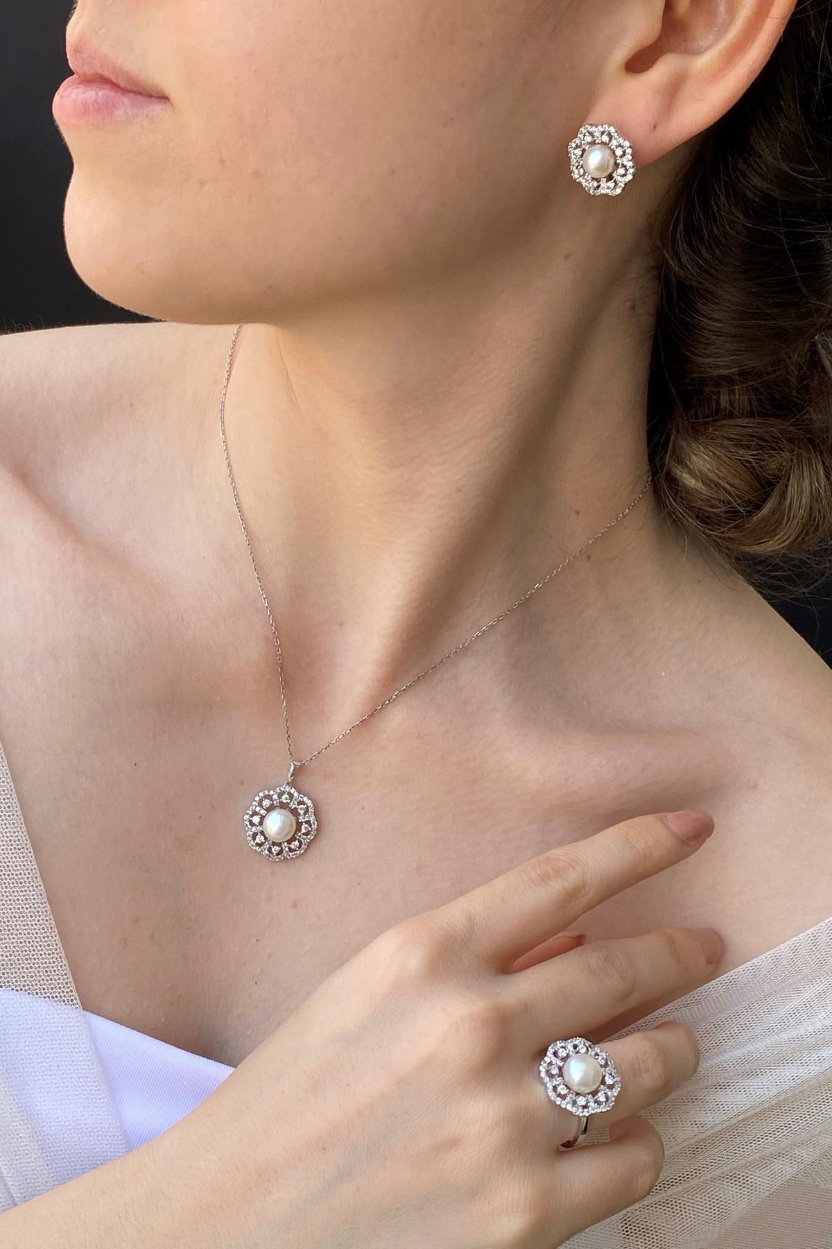 Çiçek Taşlı Doğal İnci Küpe Kolye Yüzük Üçlü Set