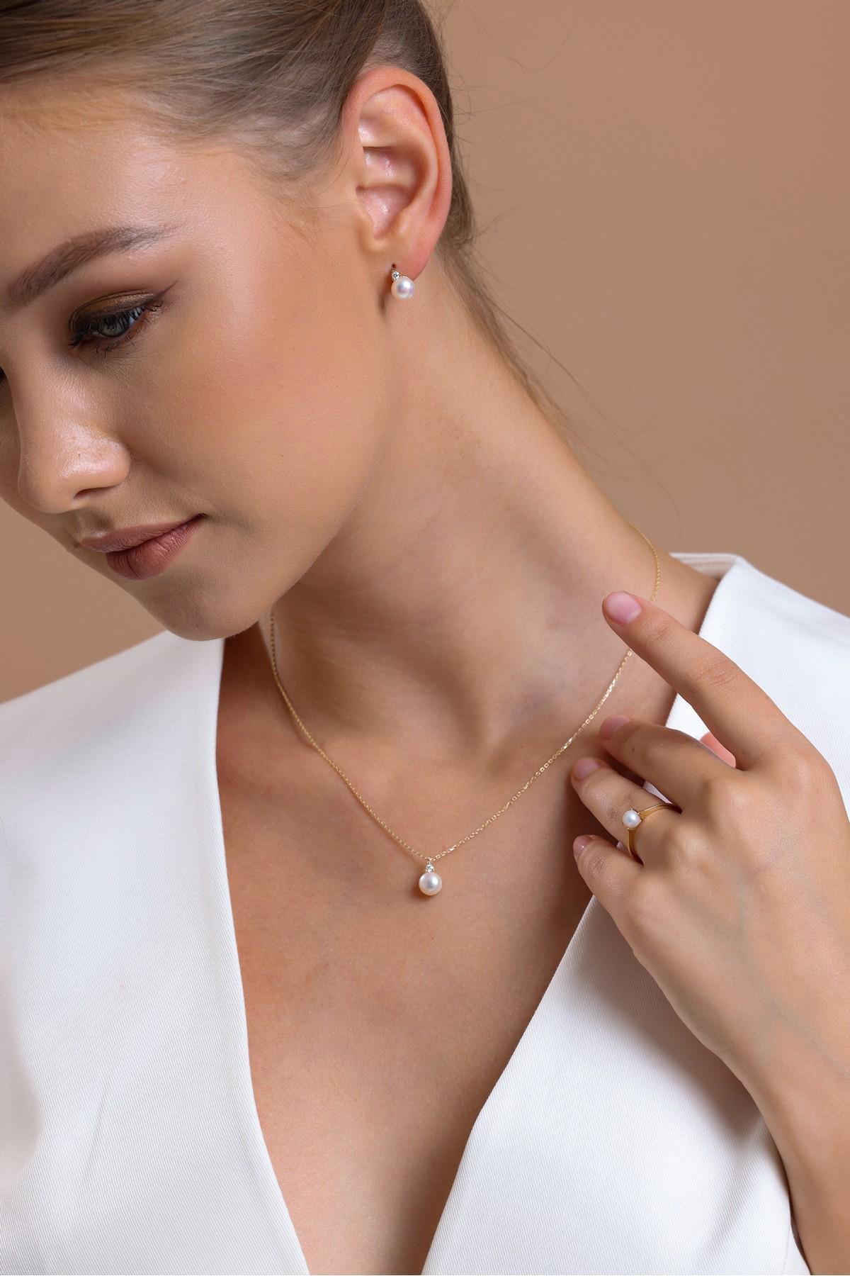 Doğal İnci 0,76 Karat Pırlantalı Kolye