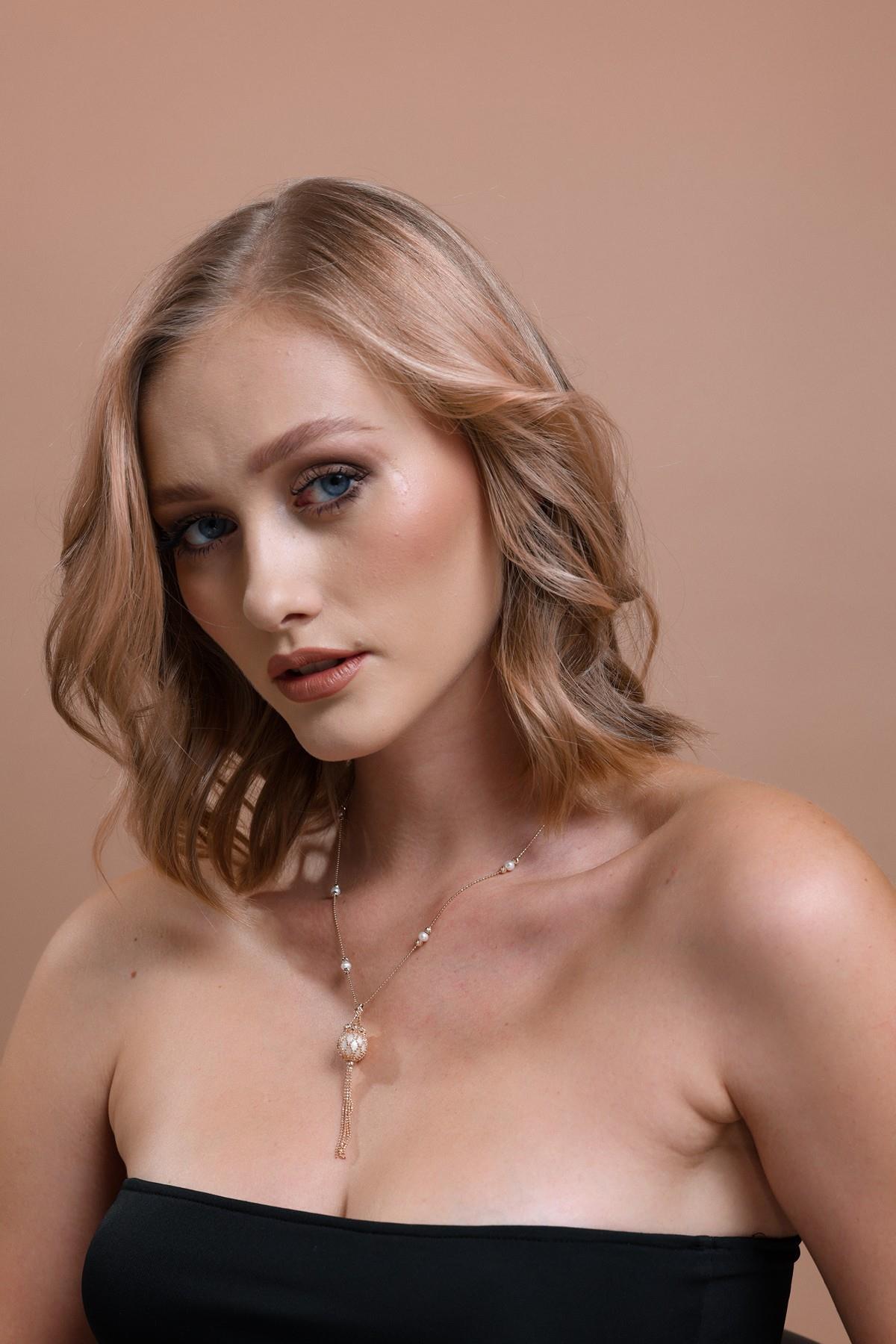 Doğal İnci Püsküllü Kolye