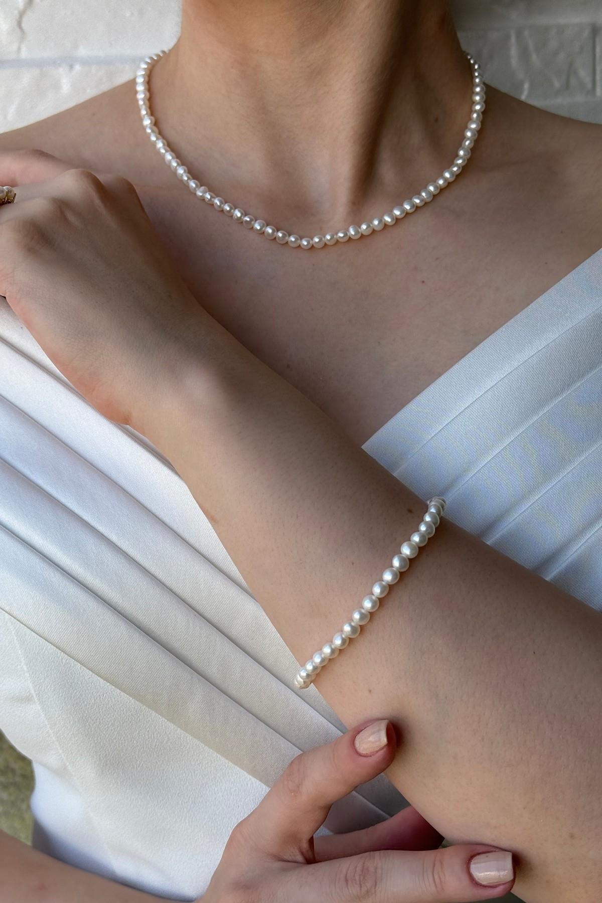 Sıralı İnci Kolye