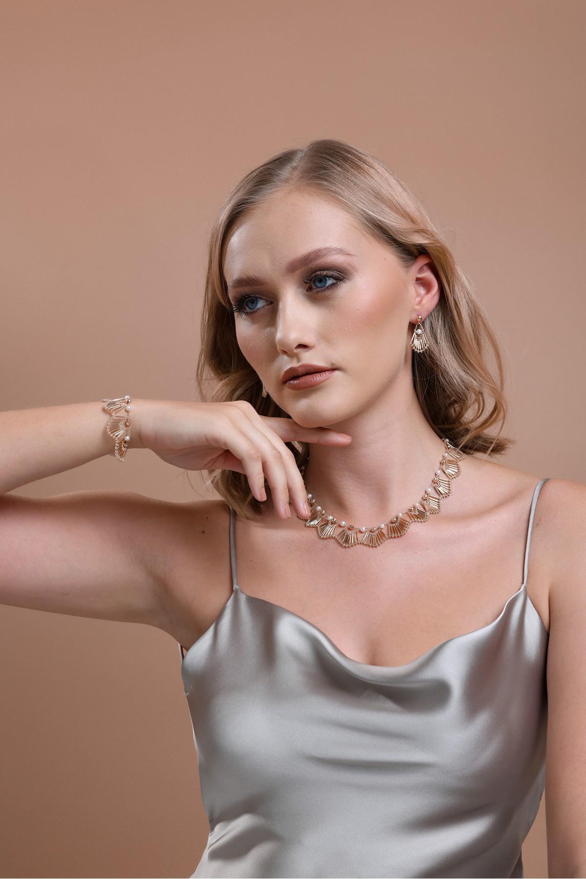 Yelpaze Modelli Doğal İnci Küpe