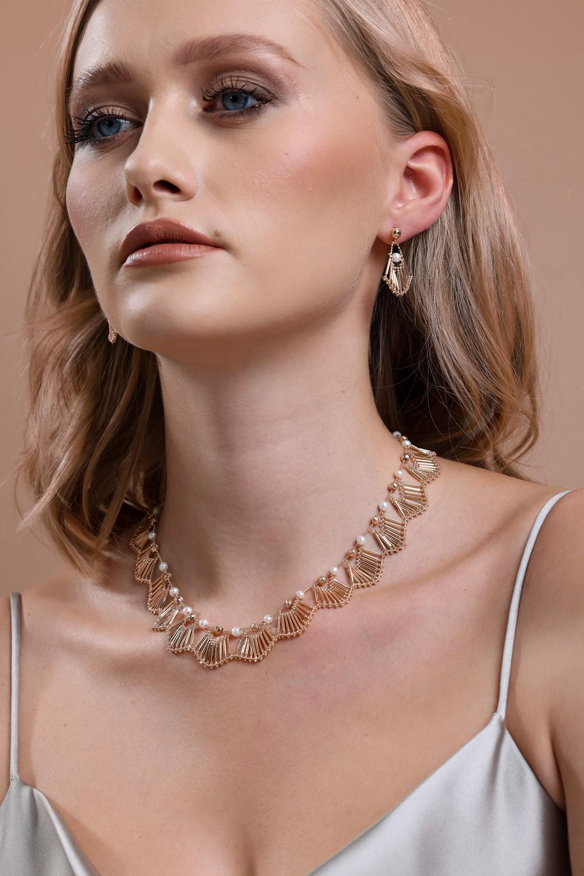 Yelpaze Modelli Doğal İnci Kolye