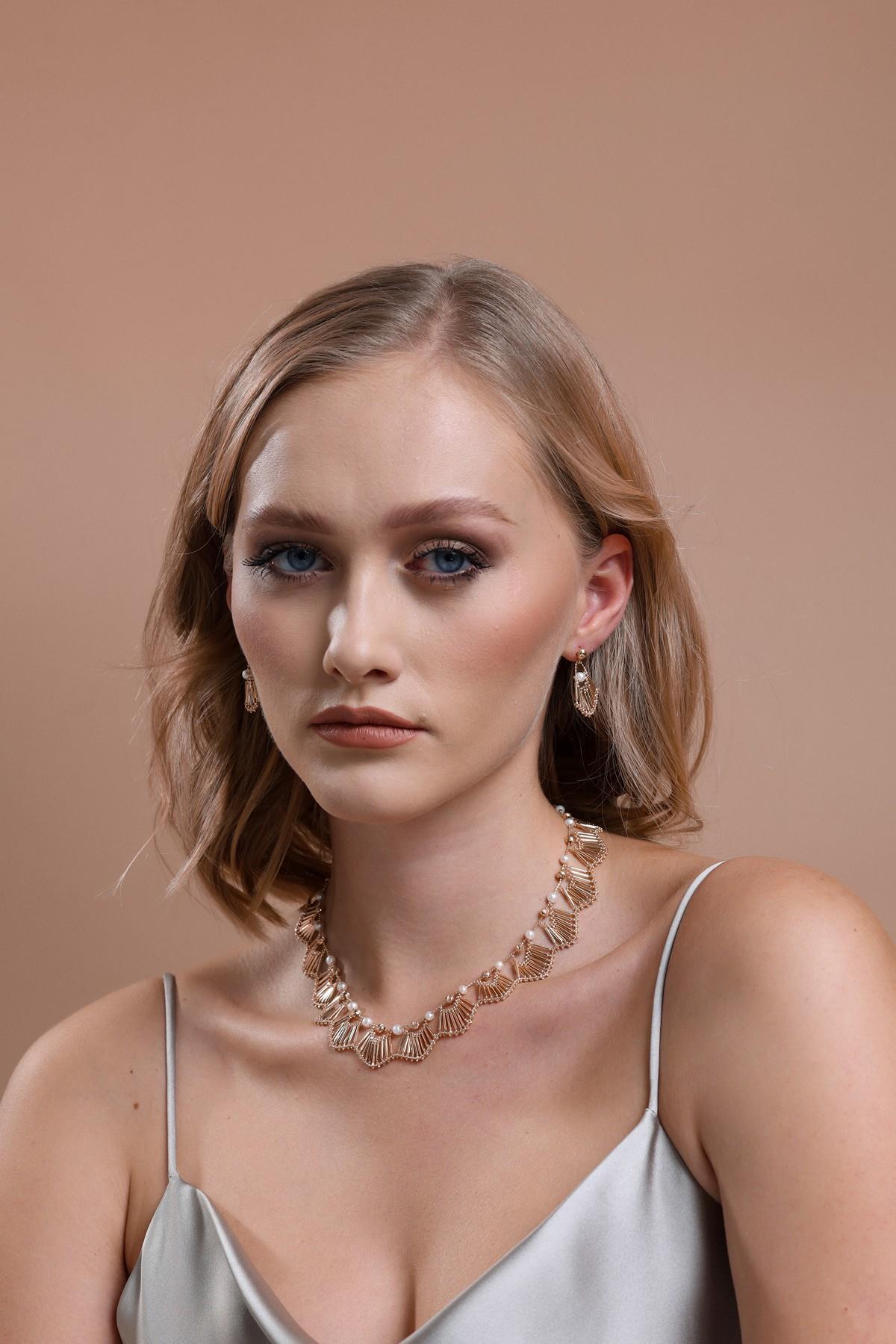 Yelpaze Modelli Doğal İnci Kolye