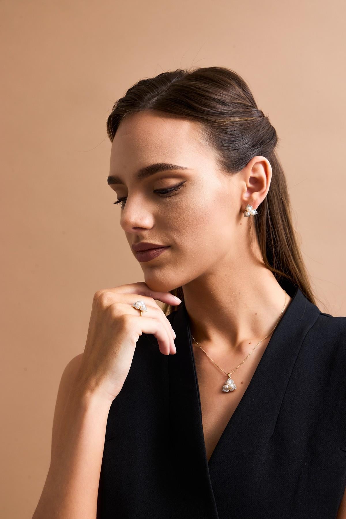 Zirkon Taşlı Doğal İncili Kolye