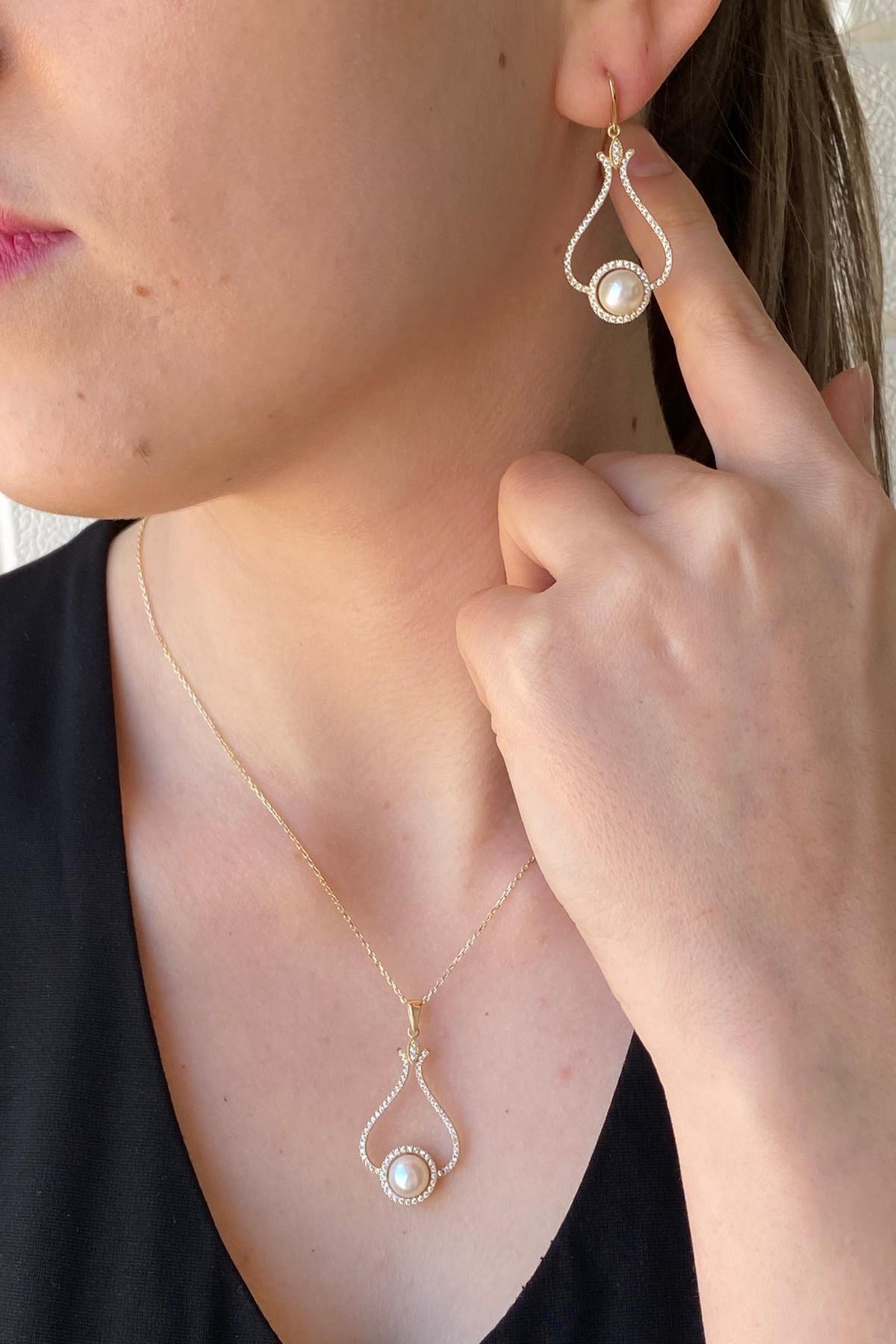 Lale Taşlı Doğal İnci Küpe Kolye İkili Set