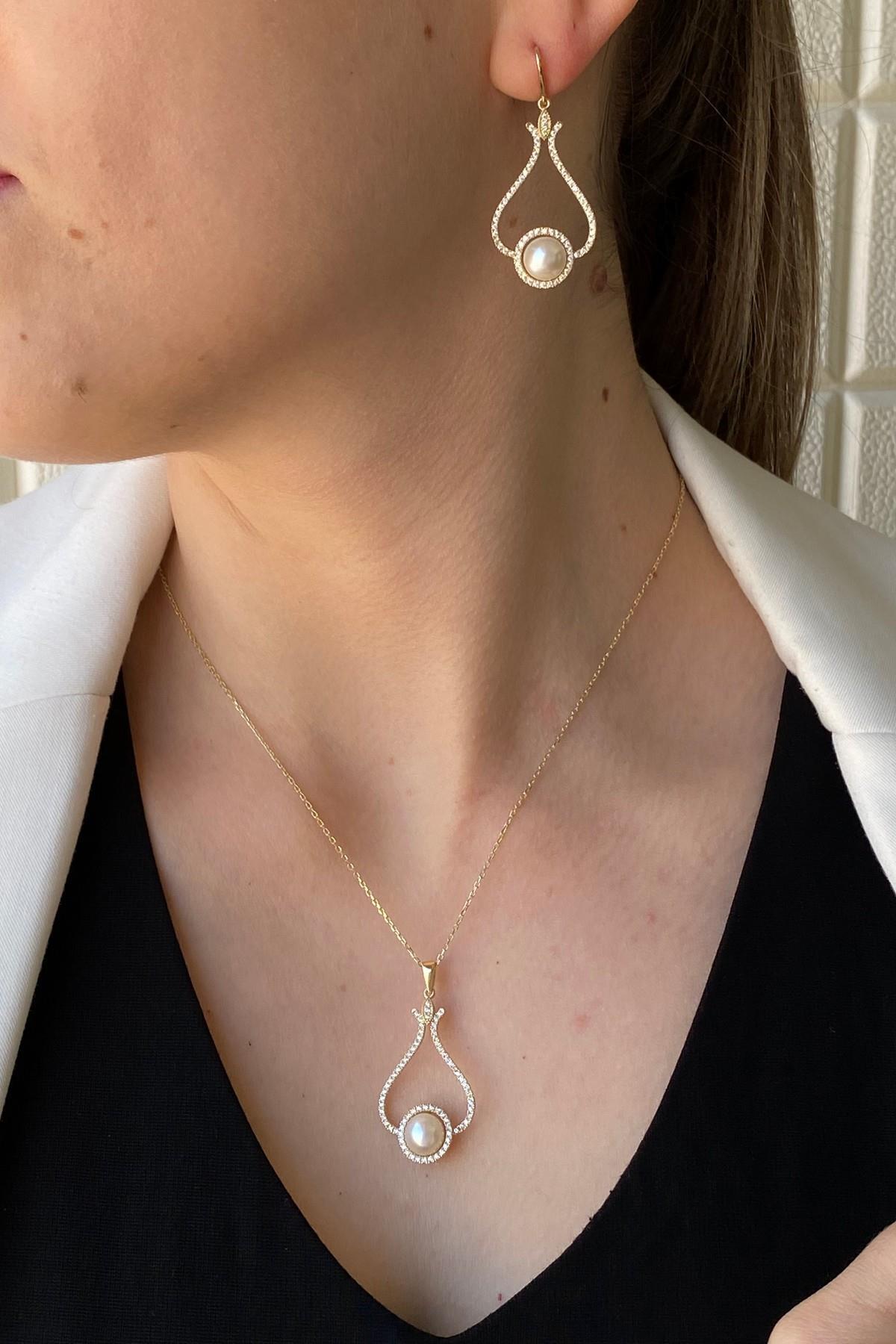 Lale Taşlı Doğal İnci Küpe Kolye İkili Set