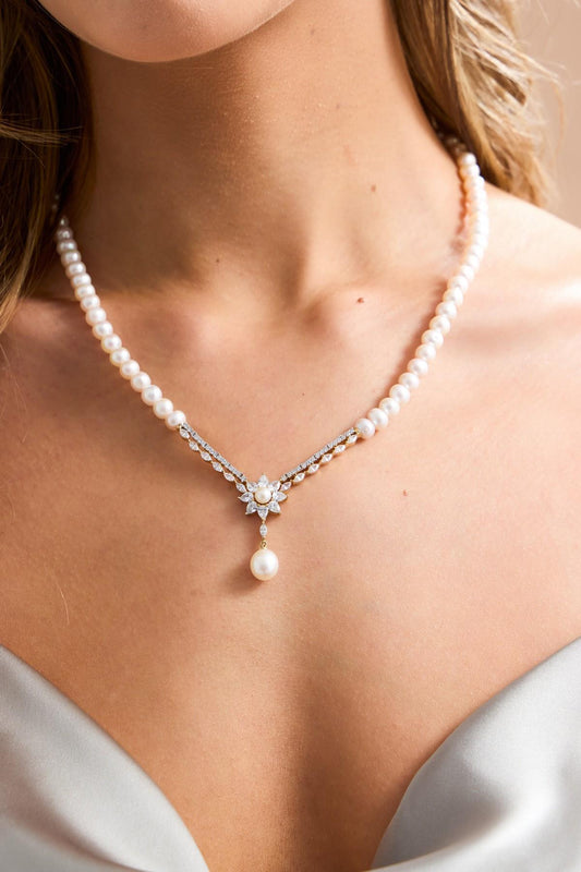 Papatya Modeli Doğal İnci Kolye