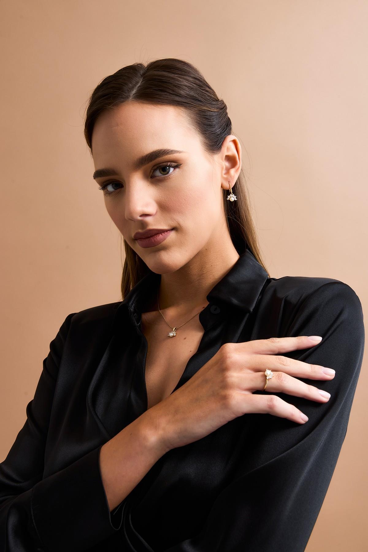 Yarım Çiçek Modeli Doğal İnci Kolye