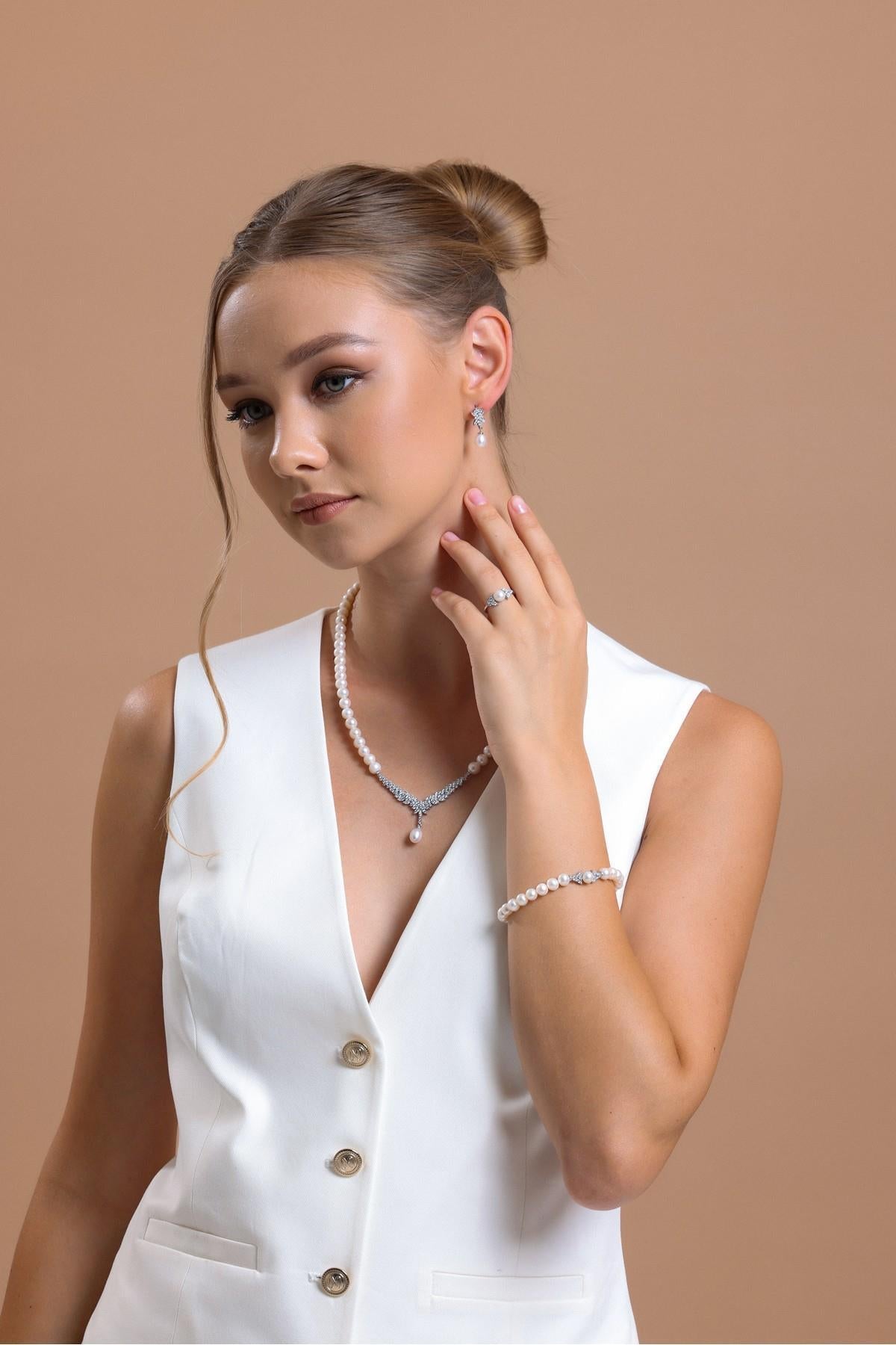 Yıldız Taşlı Doğal İnci Sallantılı Küpe