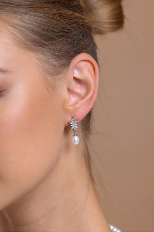 Yıldız Taşlı Doğal İnci Sallantılı Küpe