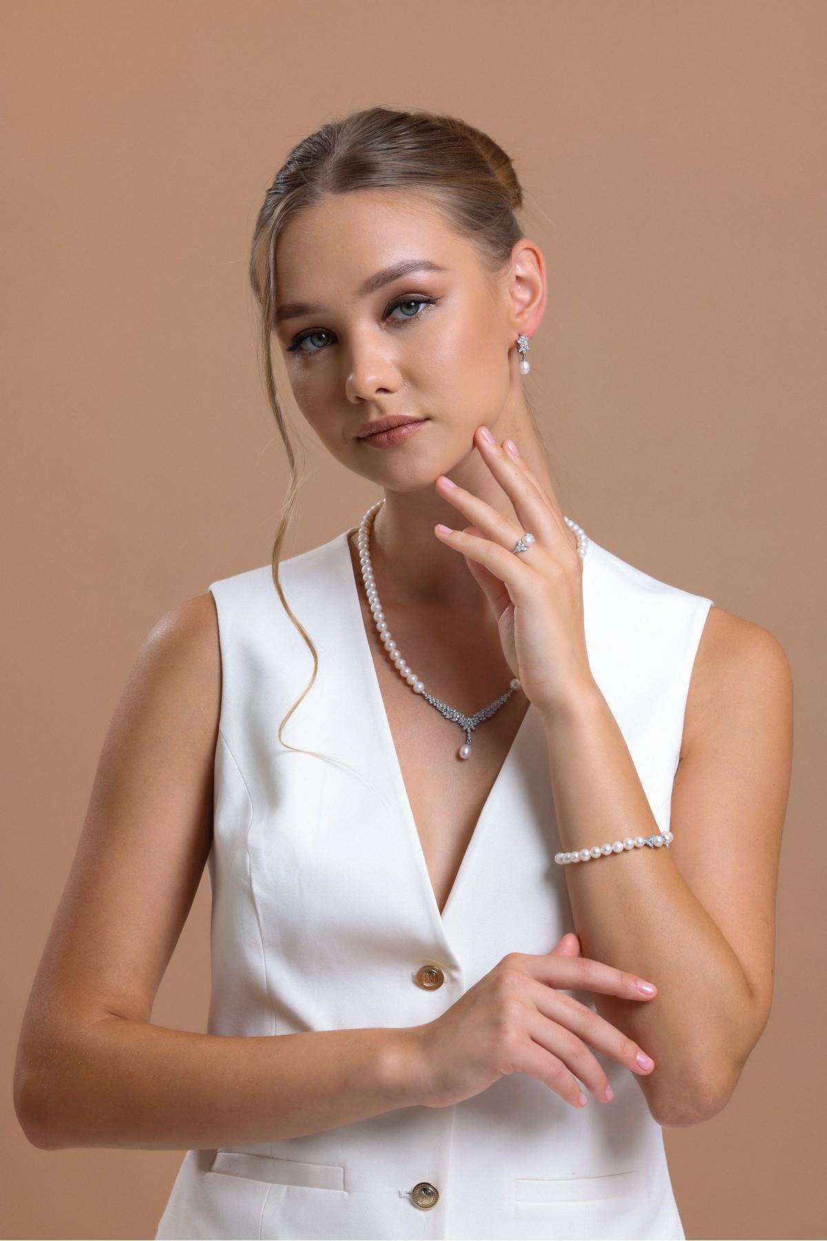 Yıldız Taşlı Doğal İnci Sallantılı Küpe