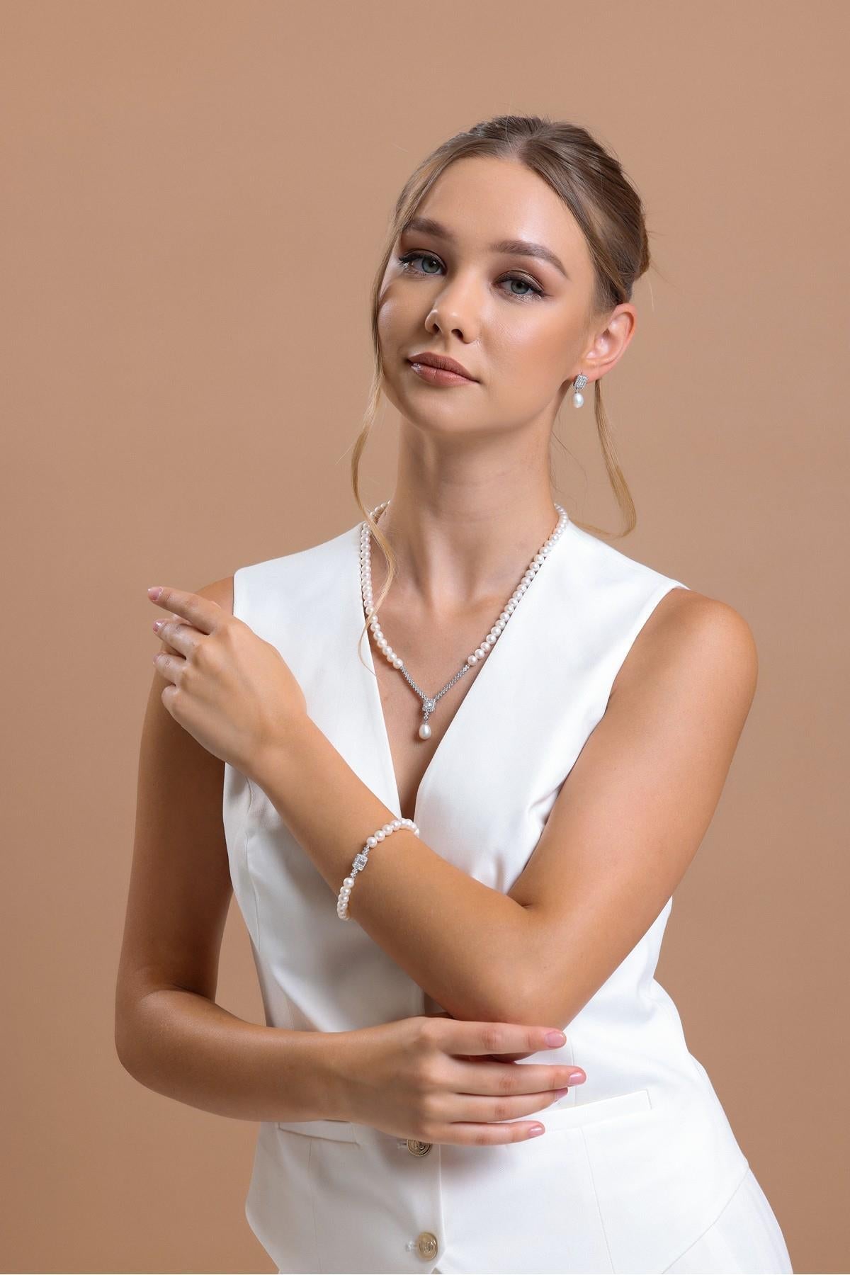 Baget Doğal İnci Sallantılı Kolye