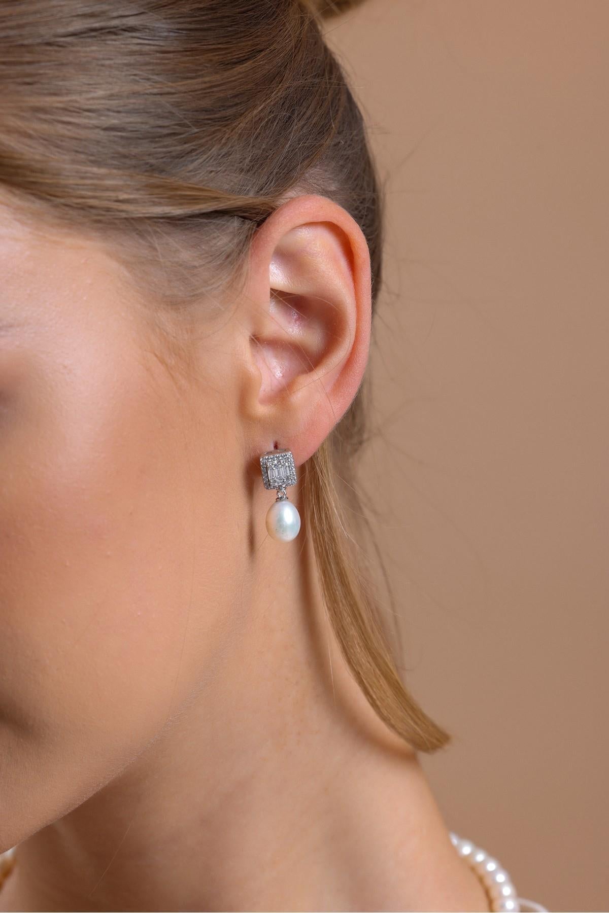 Baget Doğal İnci Sallantılı Küpe