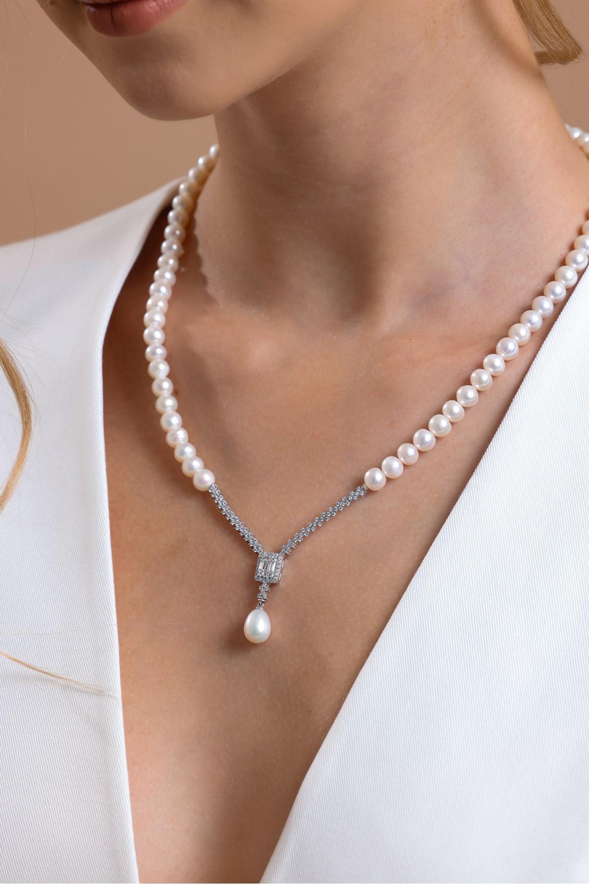 Baget Doğal İnci Sallantılı Kolye