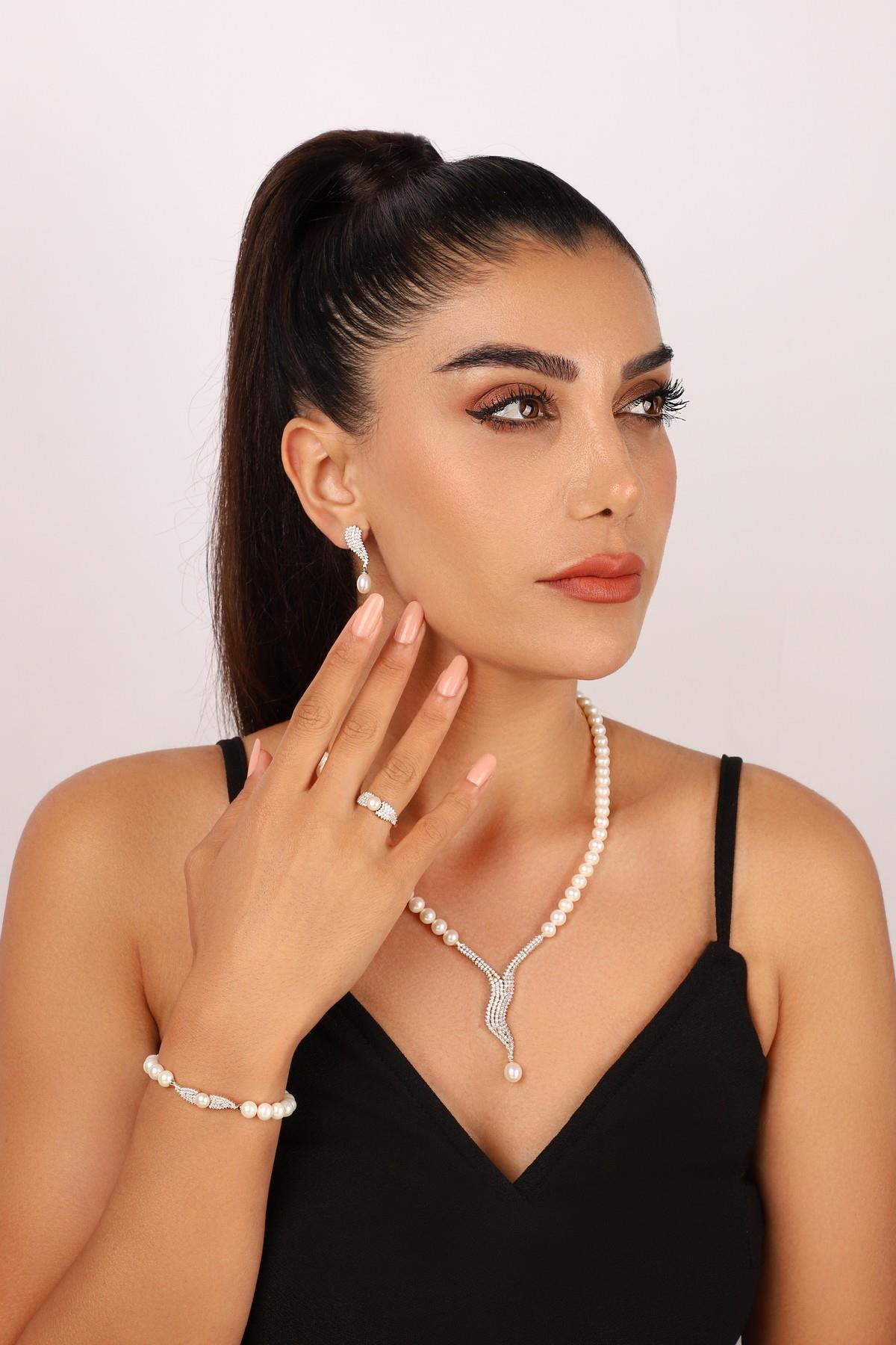 Doğal İnci Sallantılı Su Yolu Küpe