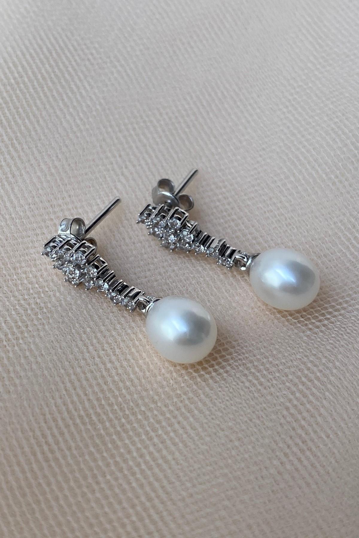 Dörtgen Taşlı Doğal İnci Sallantılı Küpe