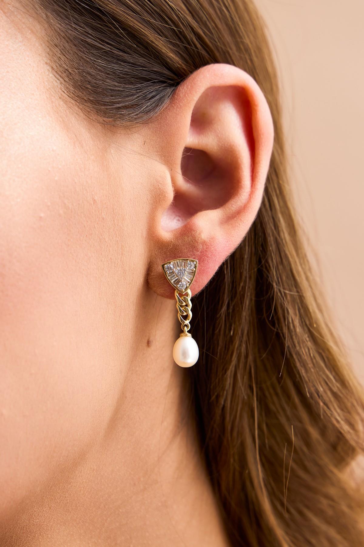 Üçgen Modeli Baget Taşlı Doğal İnci Küpe