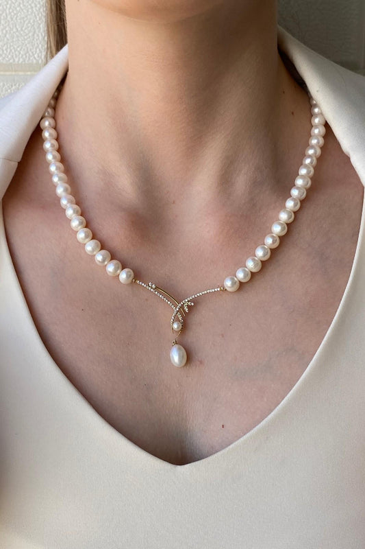 Yaprak Taşlı Doğal İnci Sallantılı Kolye