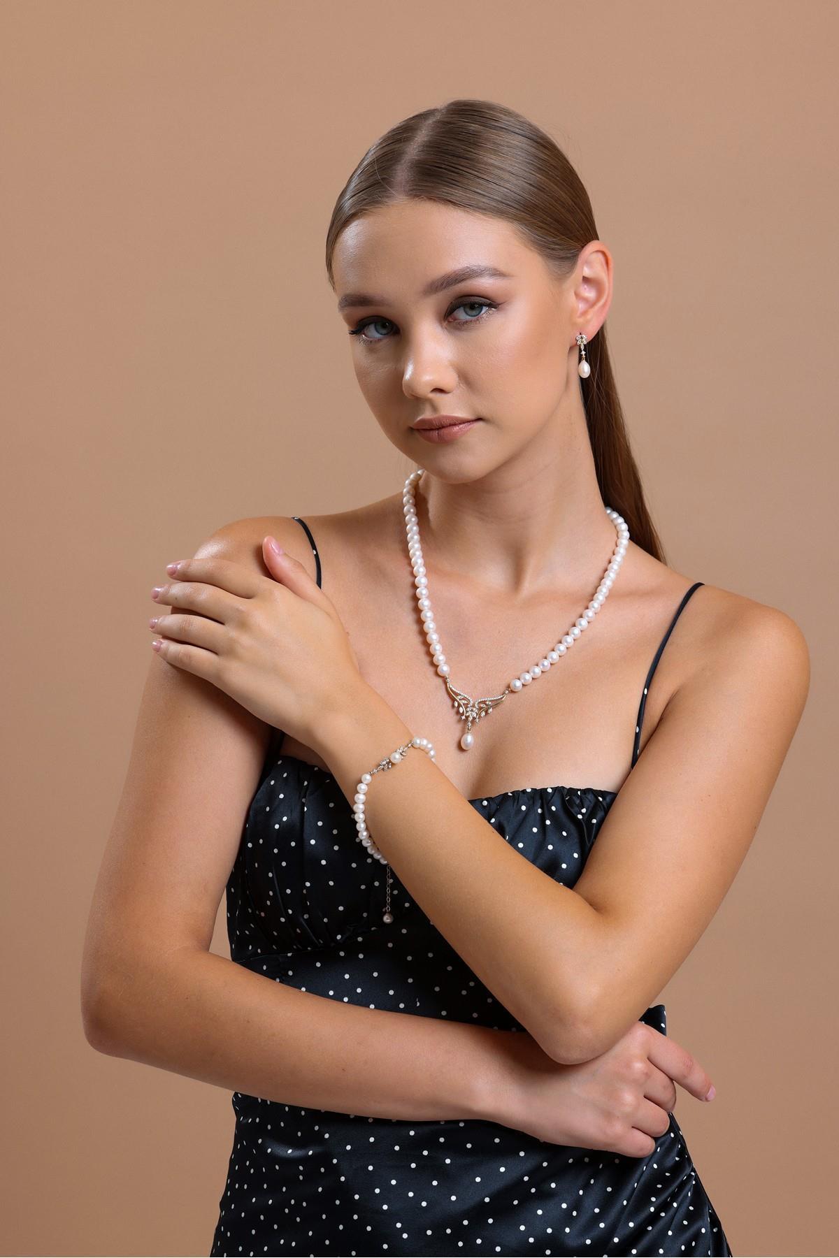 Yaprak Taşlı Doğal İnci Kolye