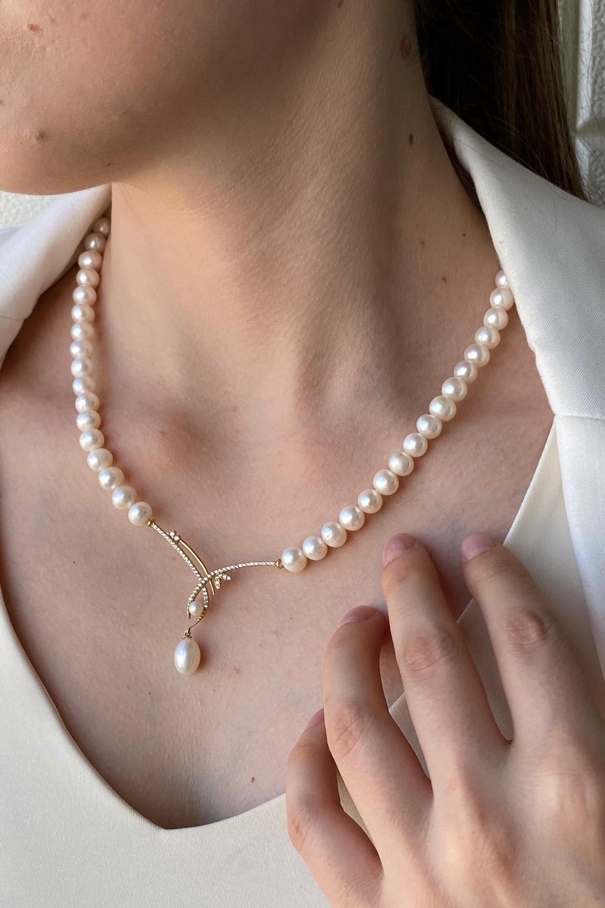 Yaprak Taşlı Doğal İnci Sallantılı Kolye