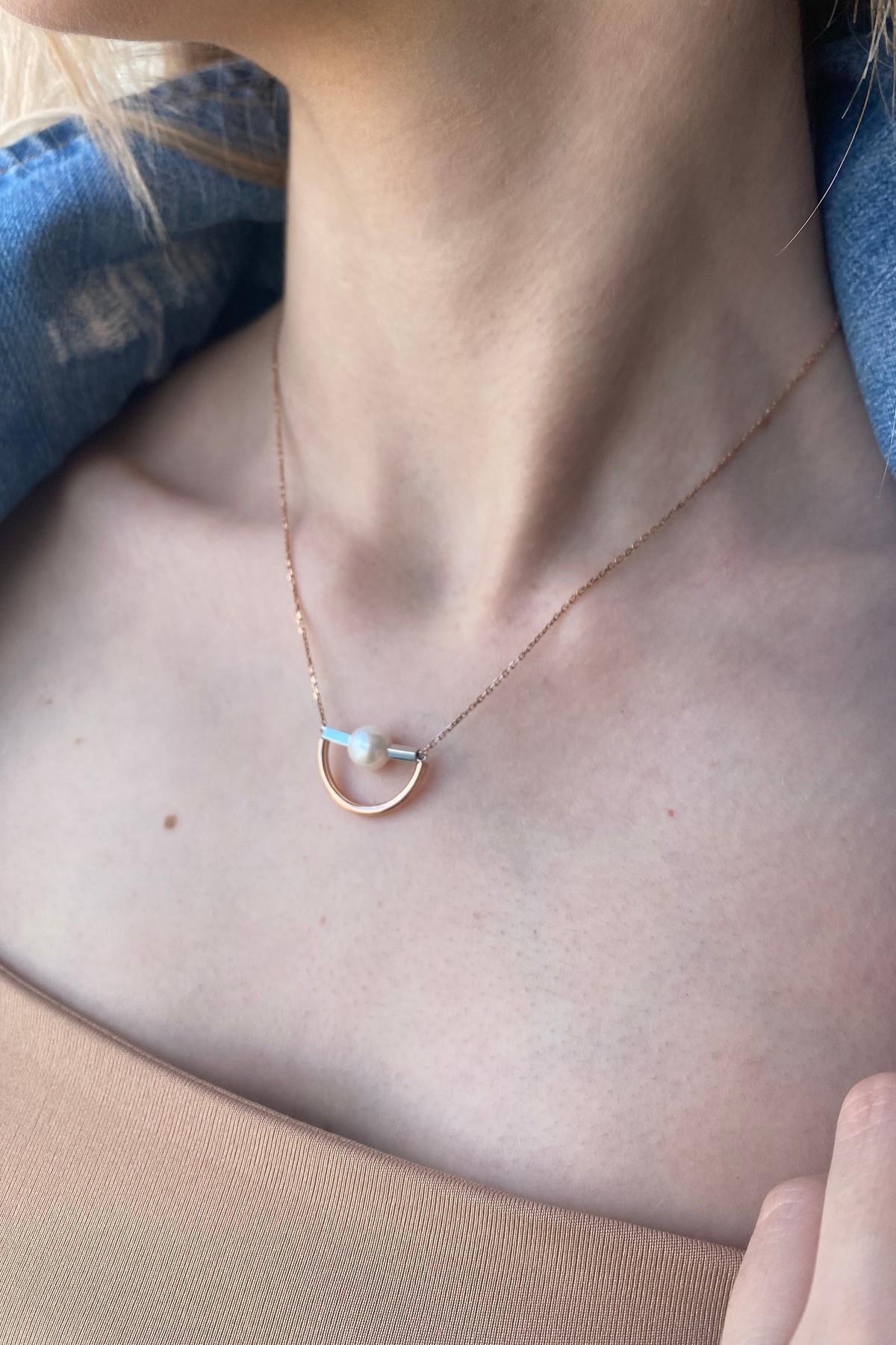 Yarım Daire Tatlı Su Doğal İnci Kolye